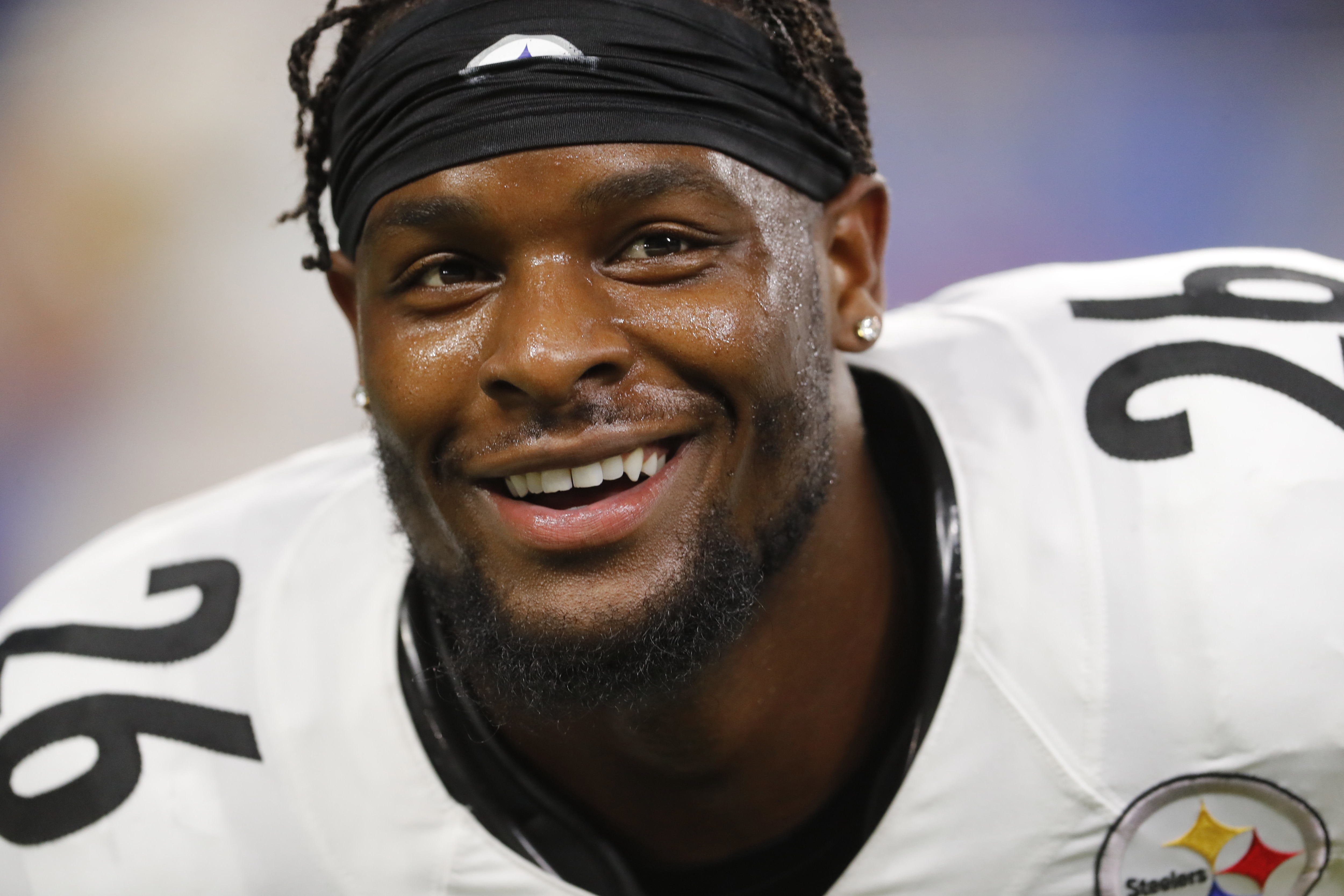 Pittsburgh Steelers running back Le'Veon Bell (26) smiles during an NFL football game against the Detroit Lions in Detroit, Sunday, Oct. 29, 2017. Pittsburgh won 20-15. (AP Photo/Paul Sancya)
