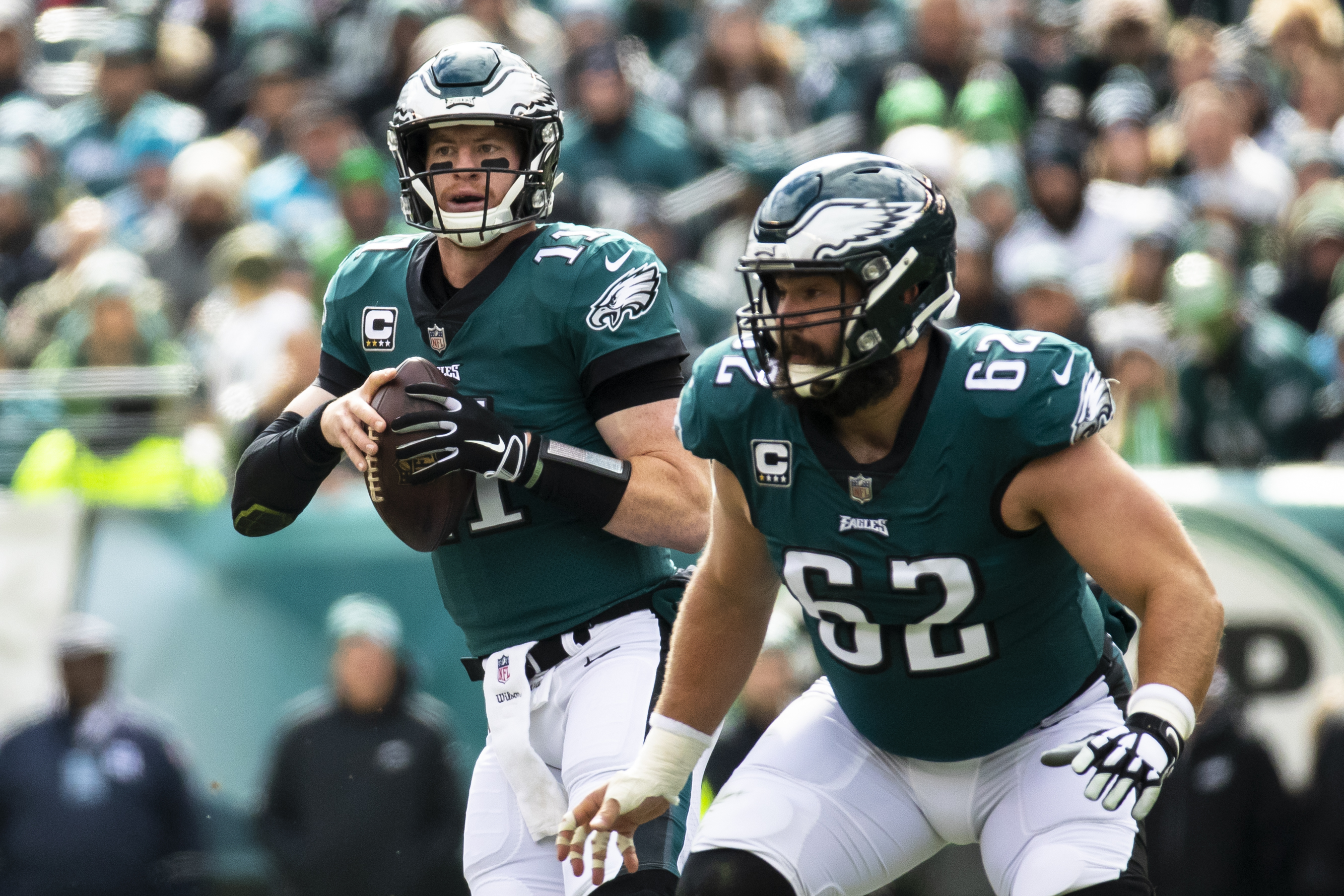 Eagles C Jason Kelce signed one-year extension, now highest-paid