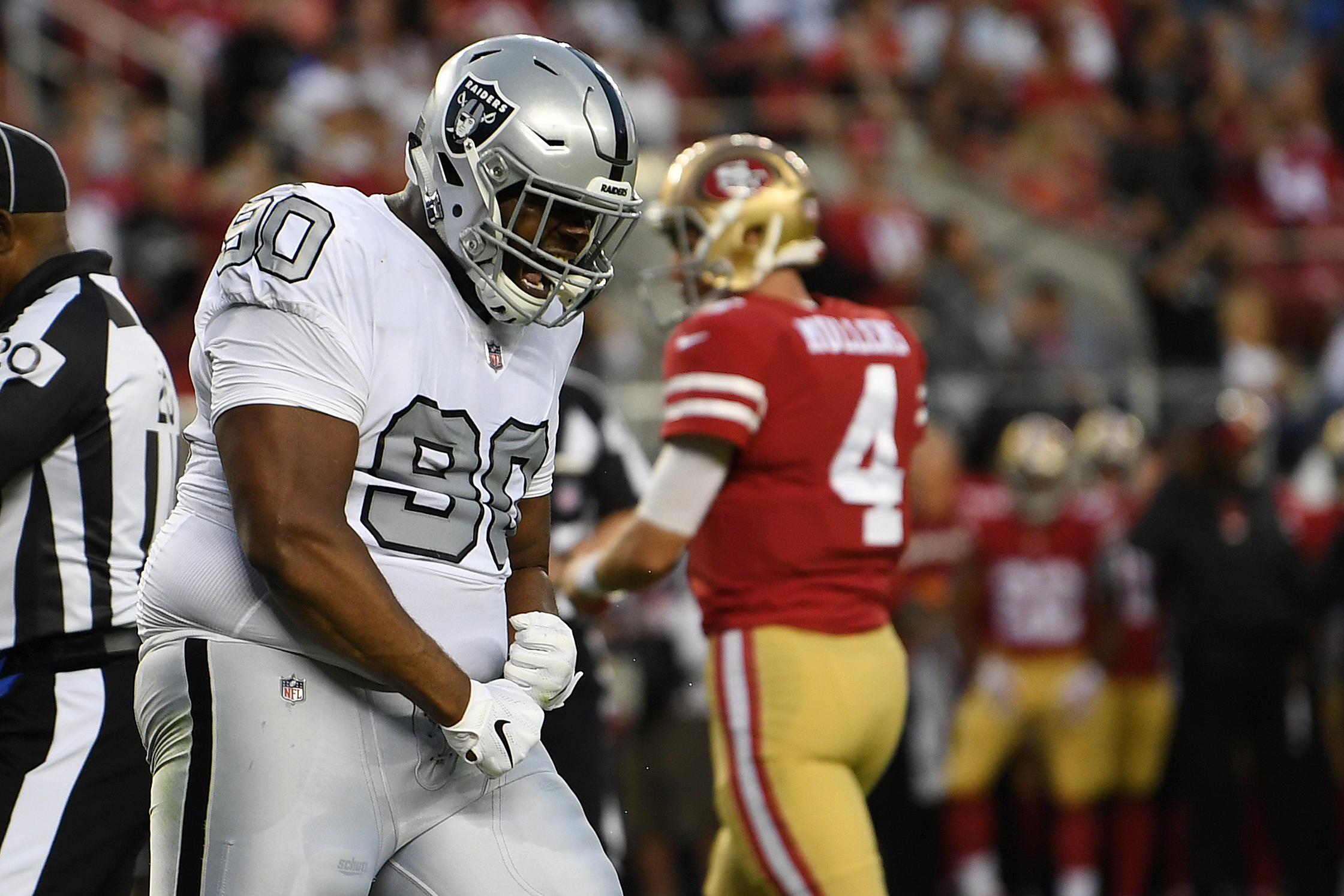 Johnathan Hankins Se Queda en Oakland