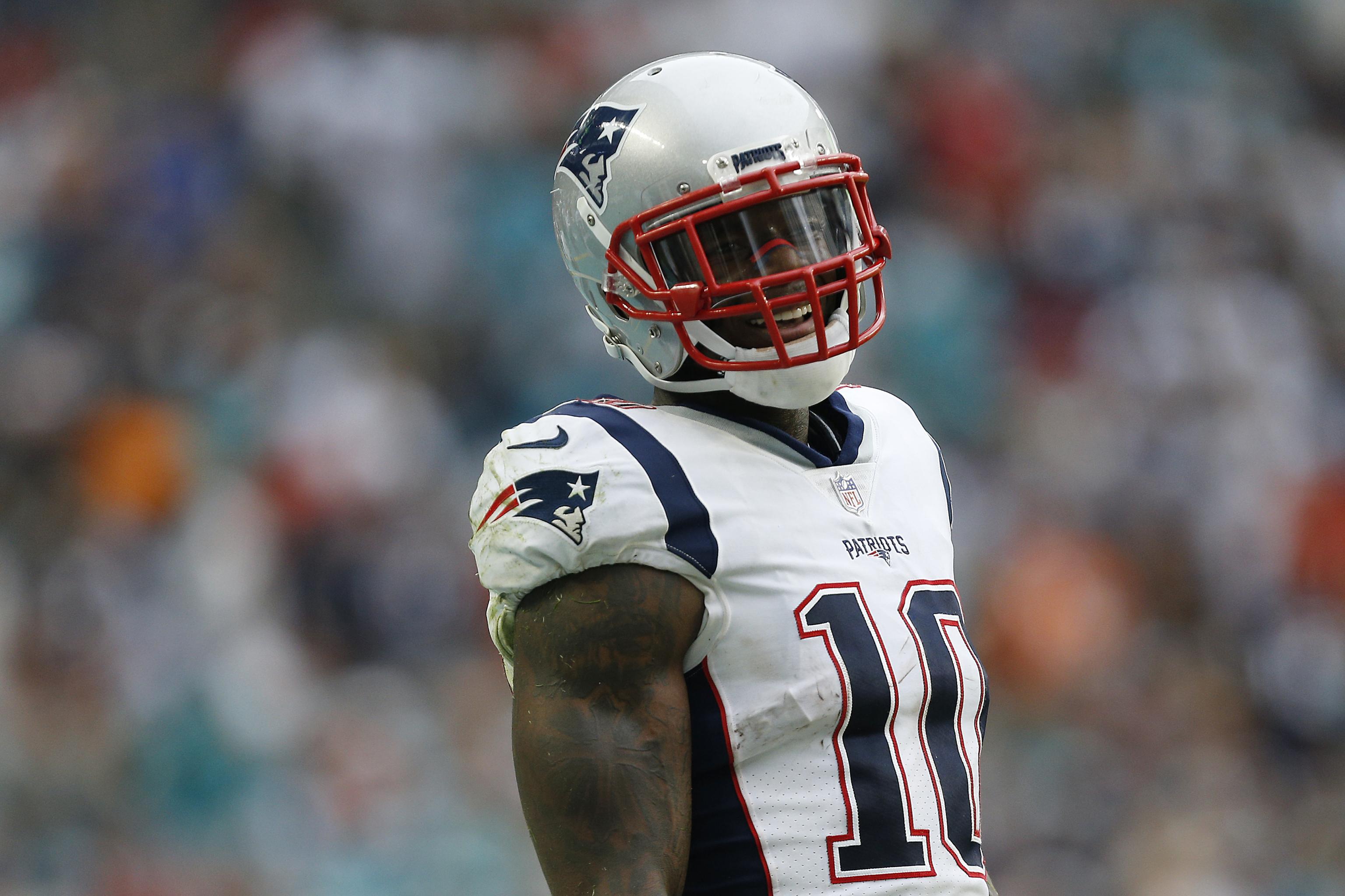 Patriots WR Josh Gordon signs 1-year restricted free agent tender (Report)  