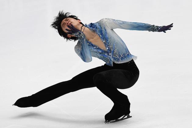 TOPSHOT - Yuzuru Hanyu of Japan performs his routine in the men's short program at the Rostelecom Cup 2018 ISU Grand Prix of Figure Skating in Moscow on November 16, 2018. (Photo by Yuri KADOBNOV / AFP)        (Photo credit should read YURI KADOBNOV/AFP/Getty Images)
