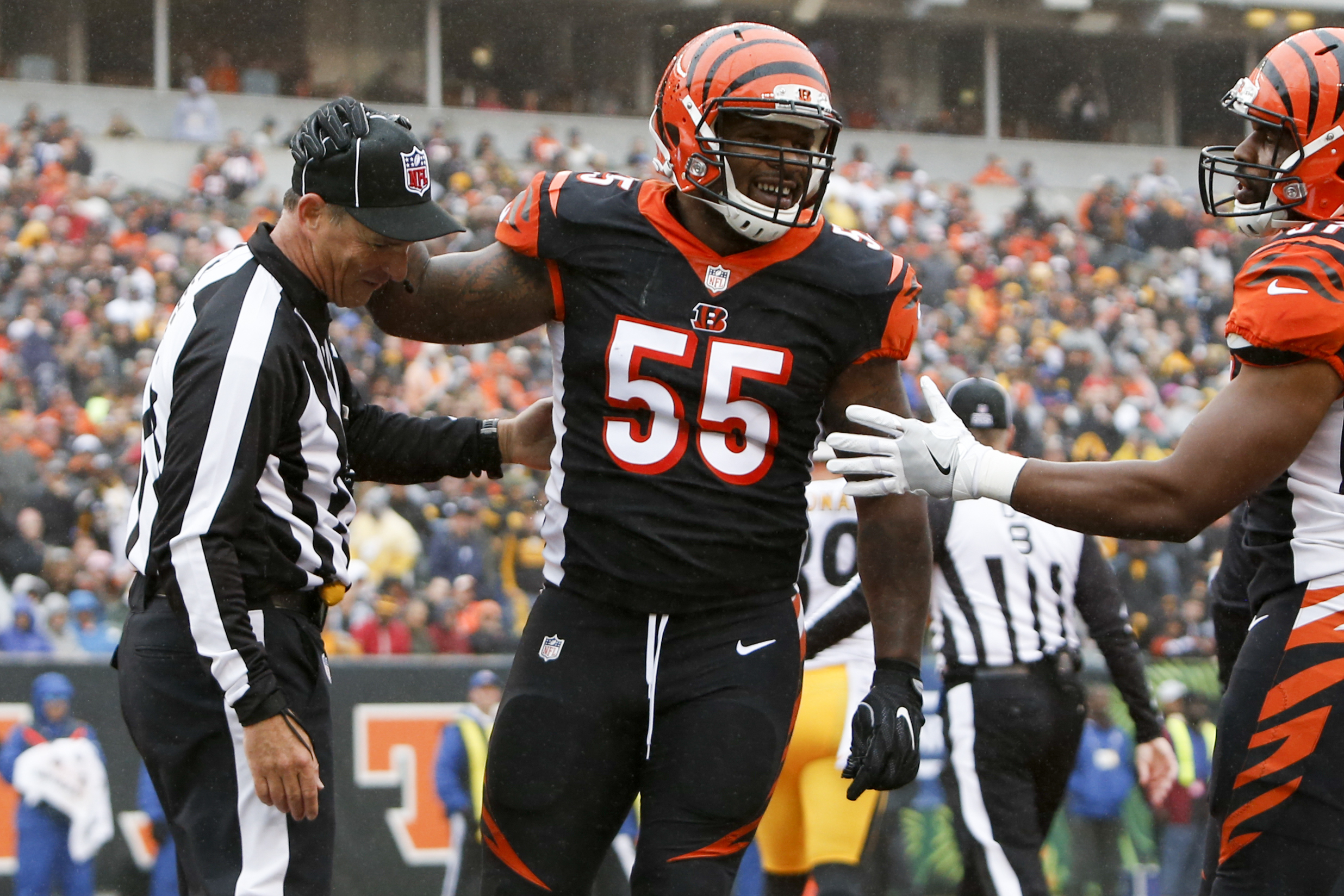 Report: Oakland Raiders Trying to Trade for Bengals LB Vontaze