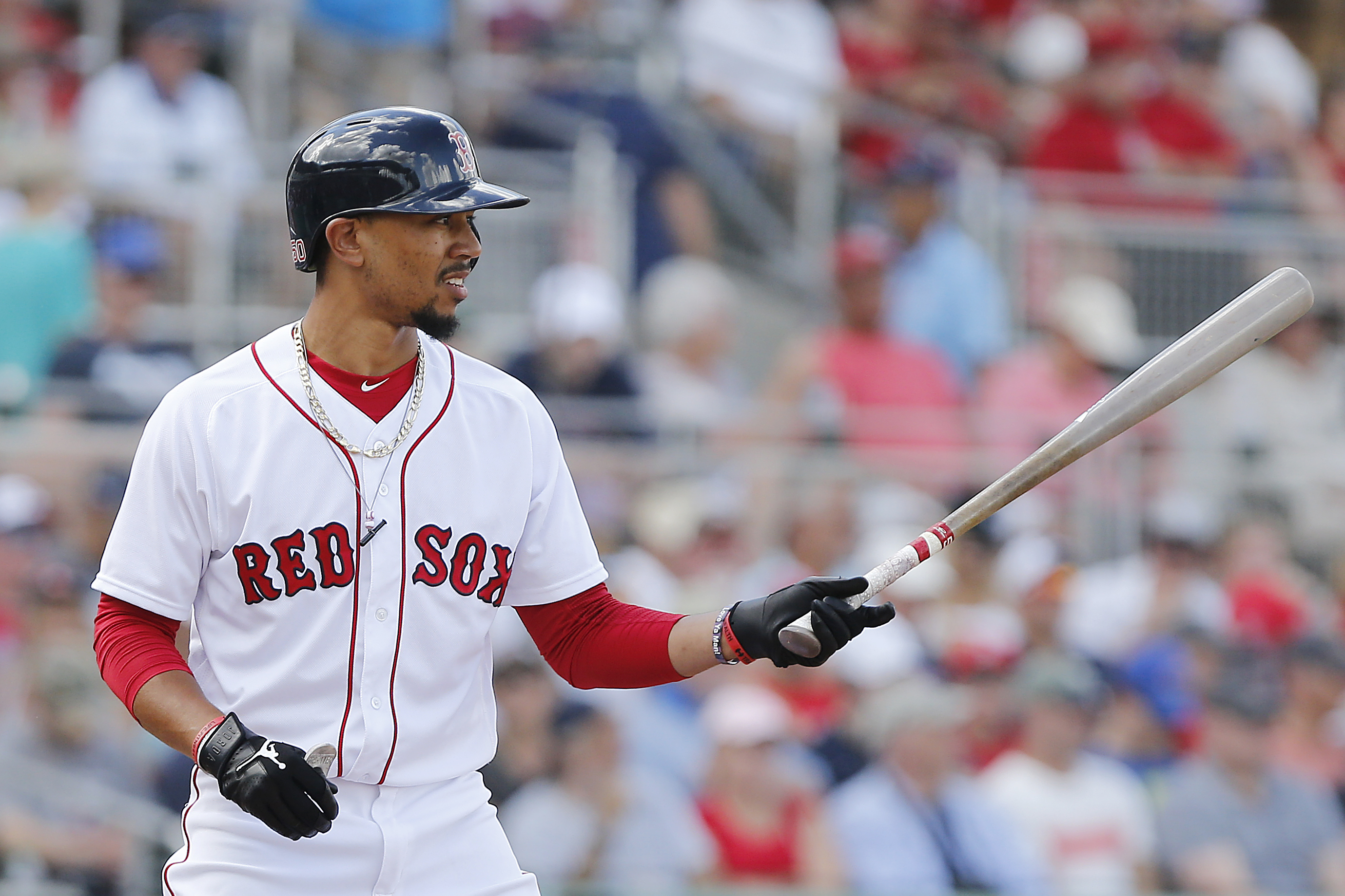 Betts: Rumors that 'I didn't want to stay' with Red Sox were 'false