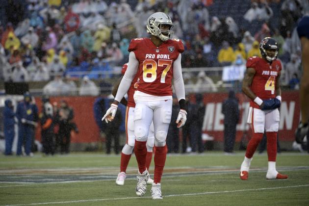 AFC tight end Jared Cook (87), of the Oakland Raiders, lines up for a play during the second half of the NFL Pro Bowl football game against the NFC Sunday, Jan. 27, 2019, in Orlando, Fla. (AP Photo/Phelan M. Ebenhack)