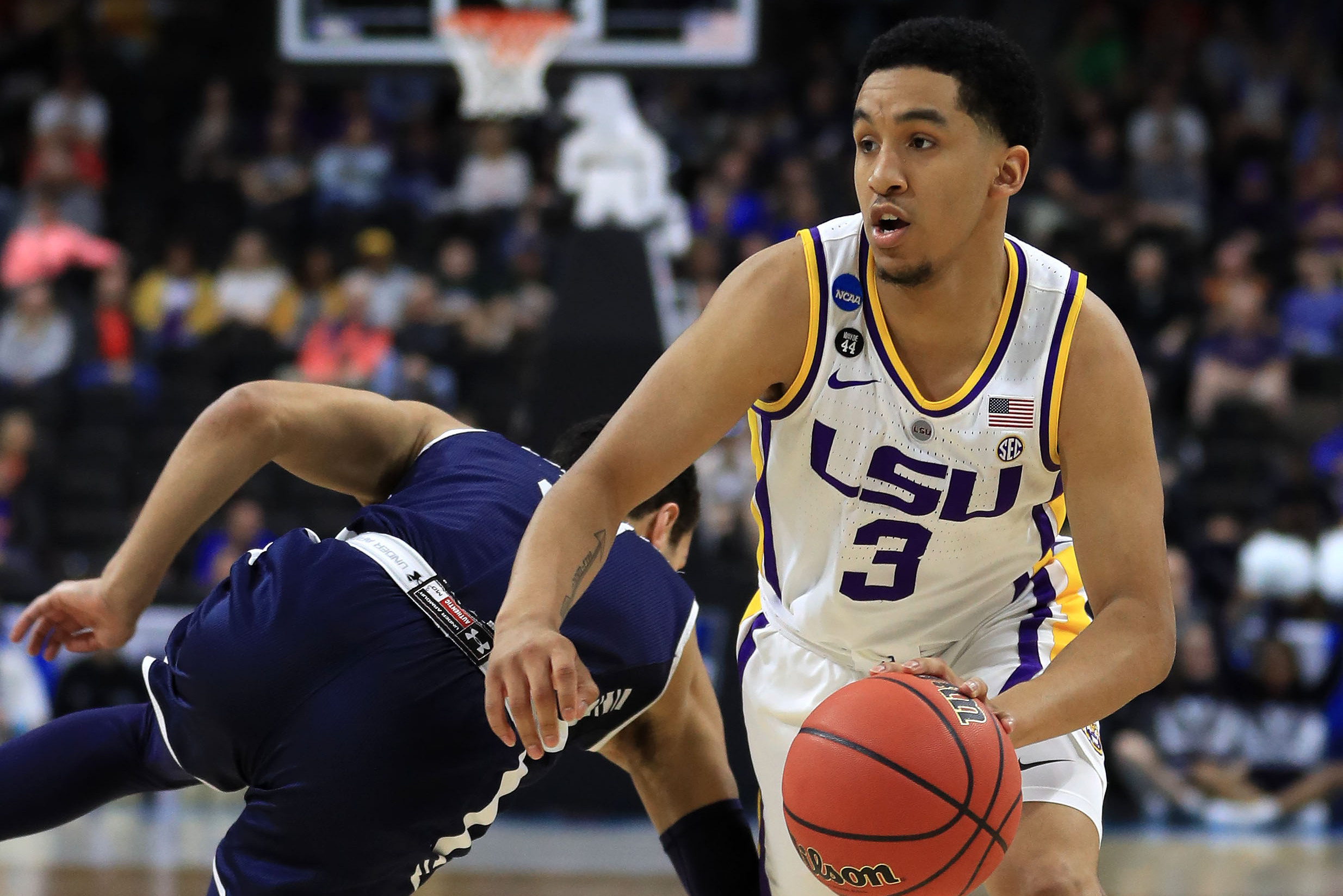 Video Tremont Waters Breaks Yale Defender S Ankles With Killer