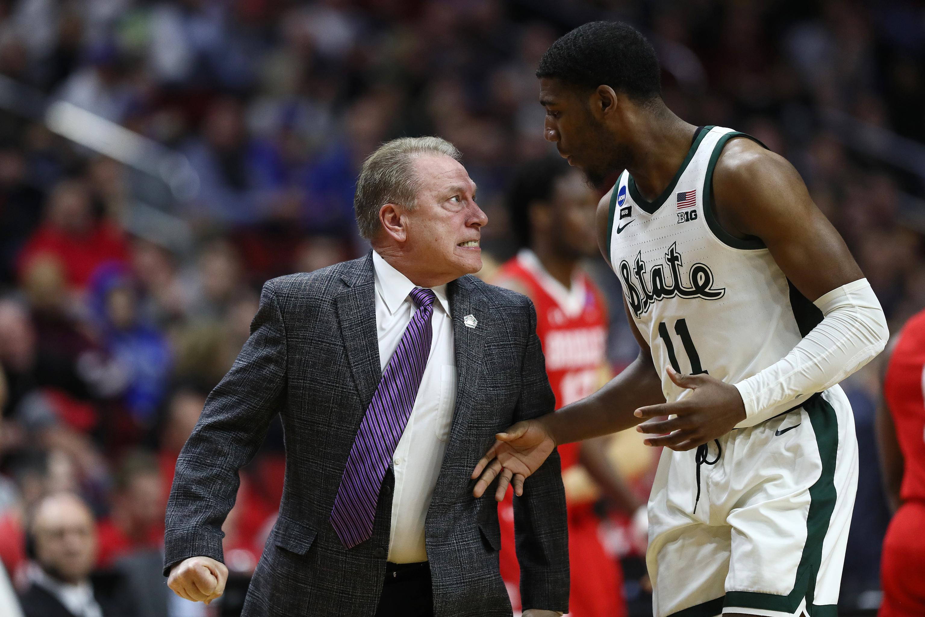 Video Watch Tom Izzo S Meltdown At Michigan State S Aaron Henry