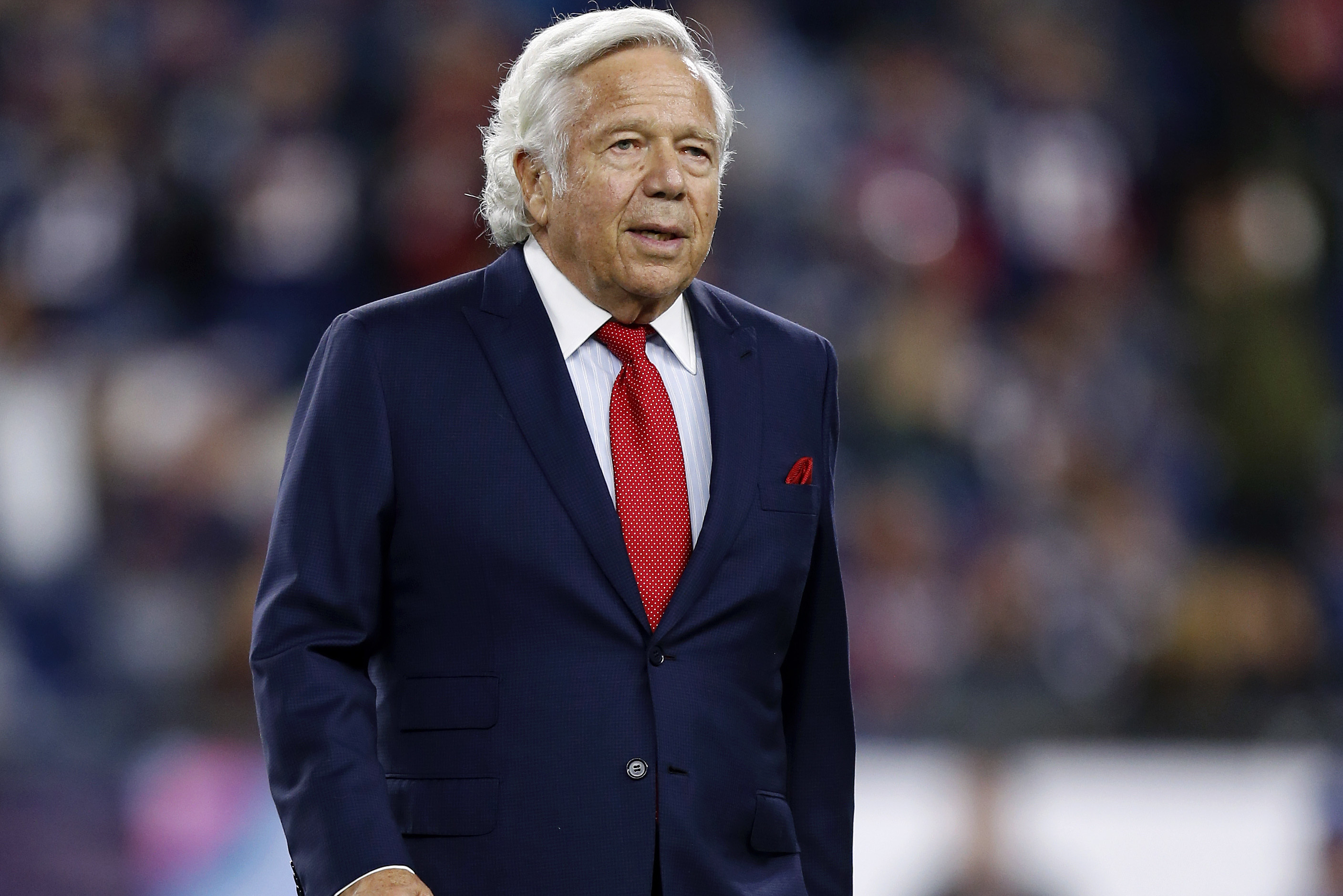 Patriots' Robert Kraft apologizes to family, friends for sex solicitation