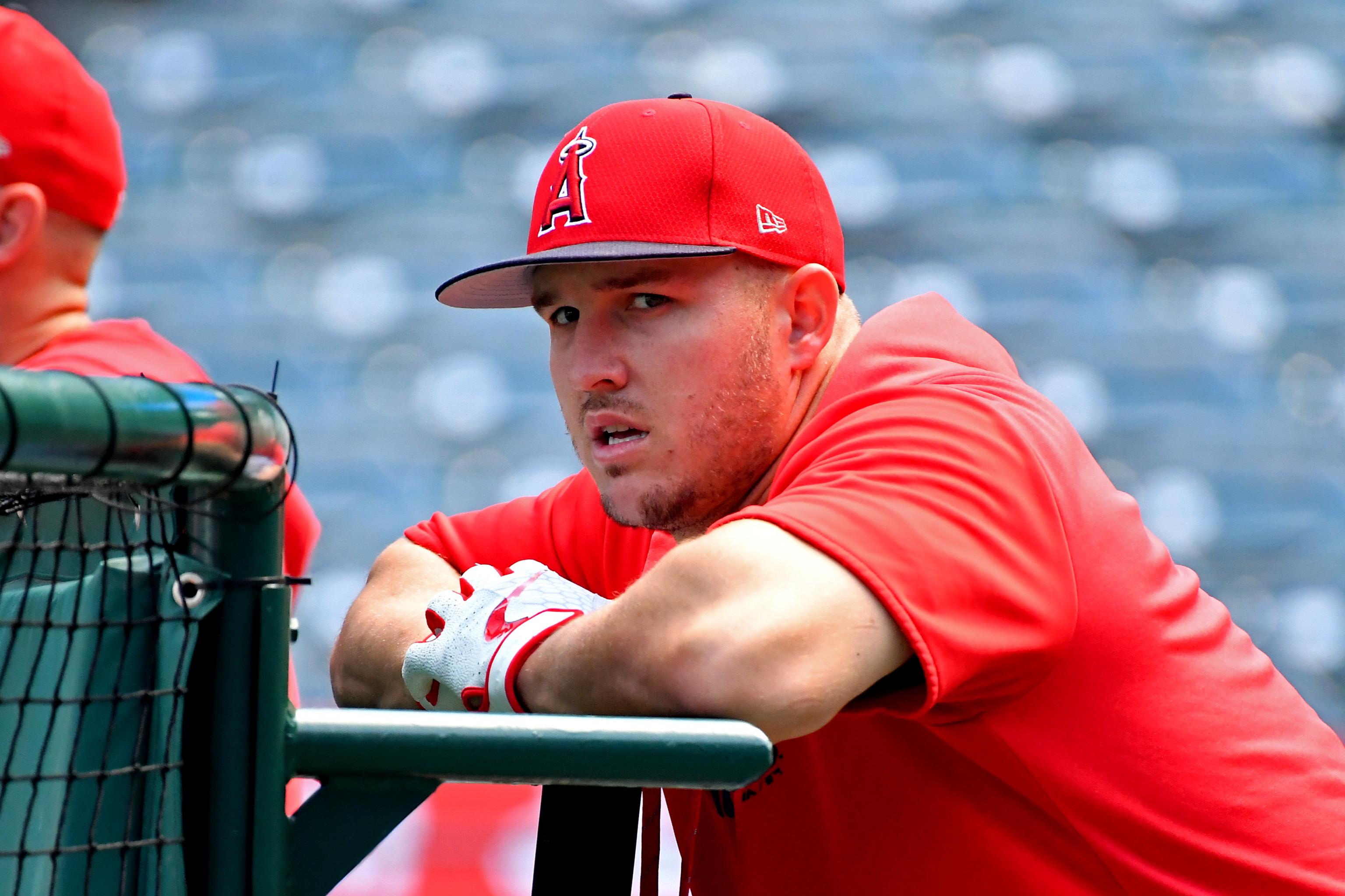 Angels officially announce Mike Trout extension