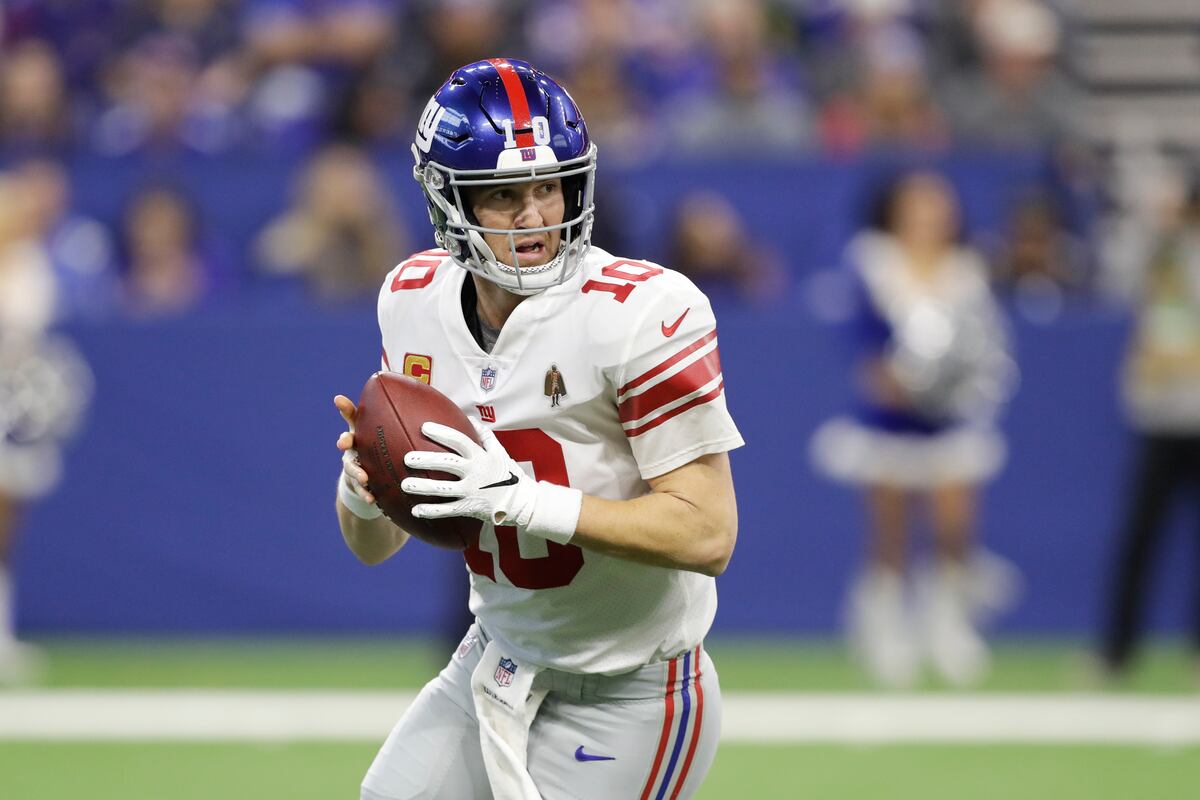 Giants News: Pat Shurmur Wants Eli Manning's Successor in NY 'Sooner Giants News: Pat Shurmur Wants Eli Manning's Successor in NY 'Sooner