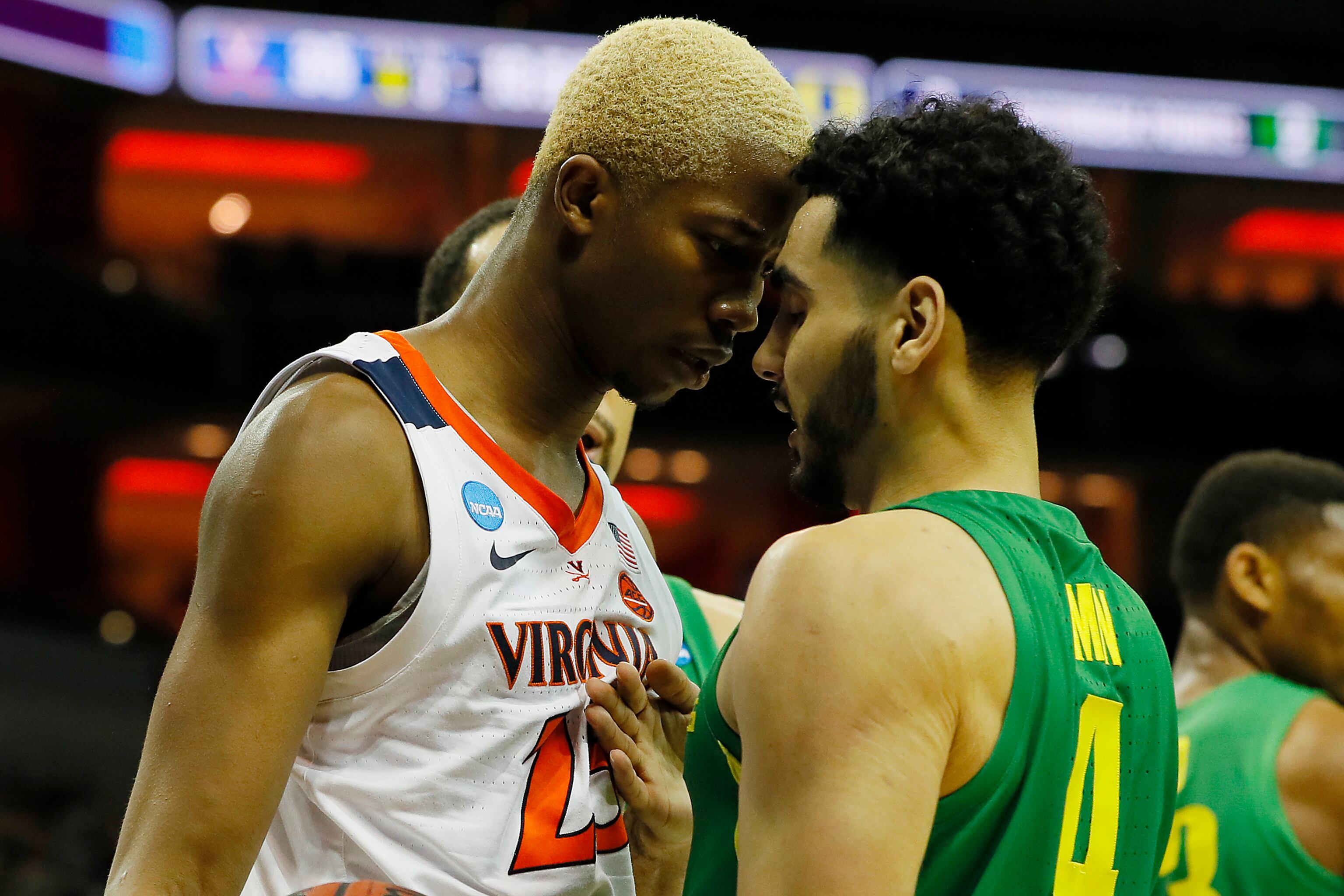 Video Watch Oregon S Ehab Amin S Blatant Flop Vs Virginia In