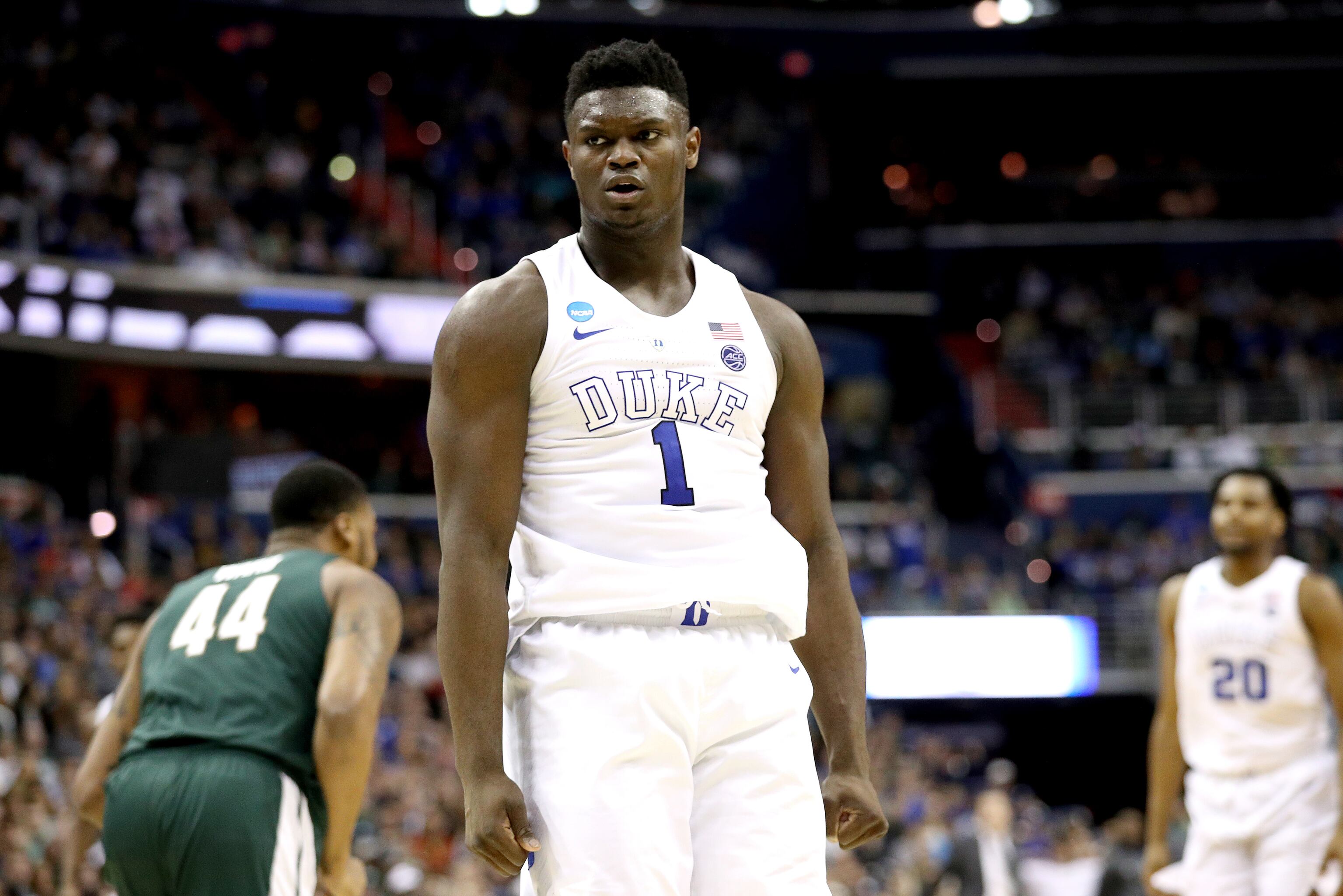 Watch Duke S Zion Williamson Duck To Avoid Hitting Backboard After