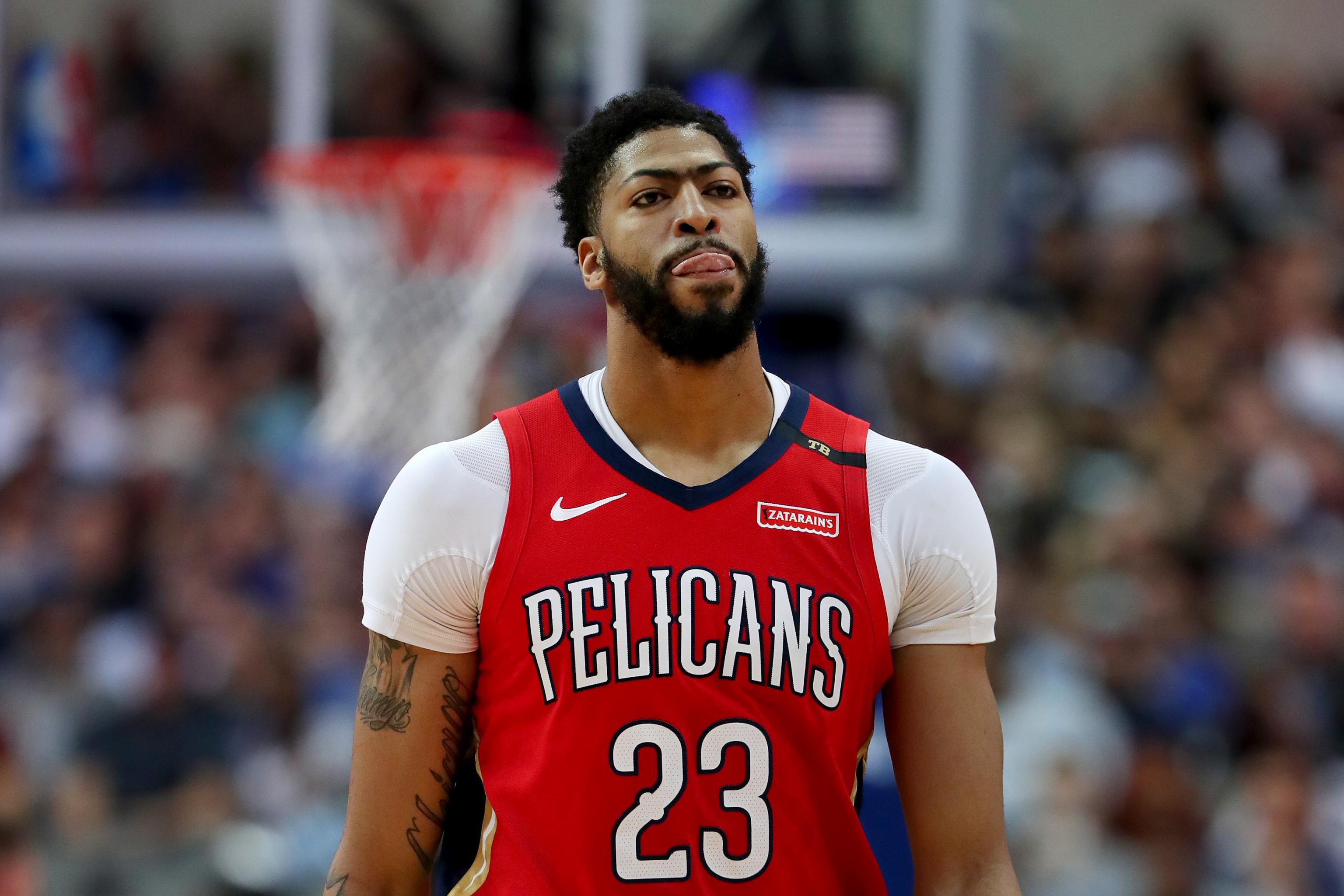 Pelicans' Anthony Davis Fined $15K for Flipping Off Fan vs. Hornets | News,  Scores, Highlights, Stats, and Rumors | Bleacher Report