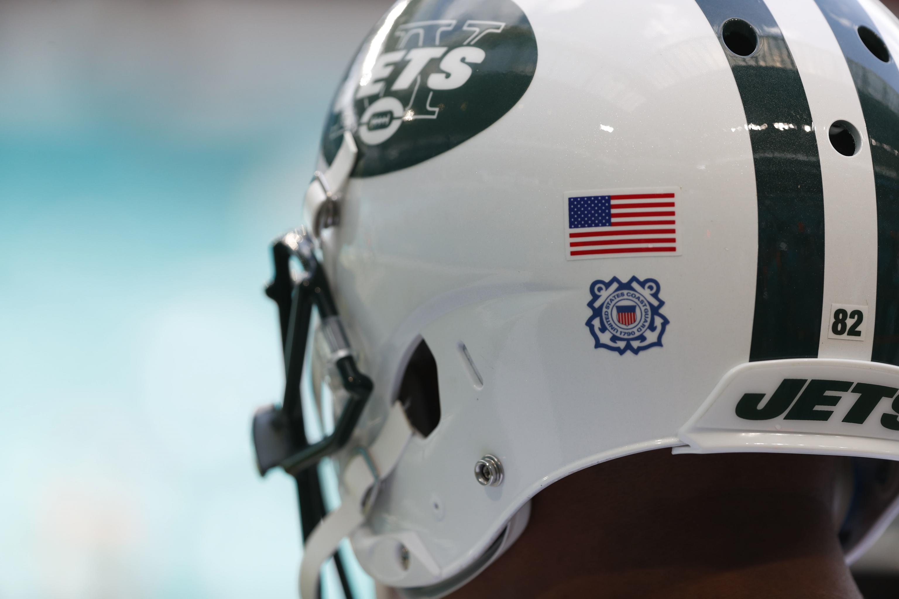 Jets unveil 'stealth black' helmets to pair with black jerseys for