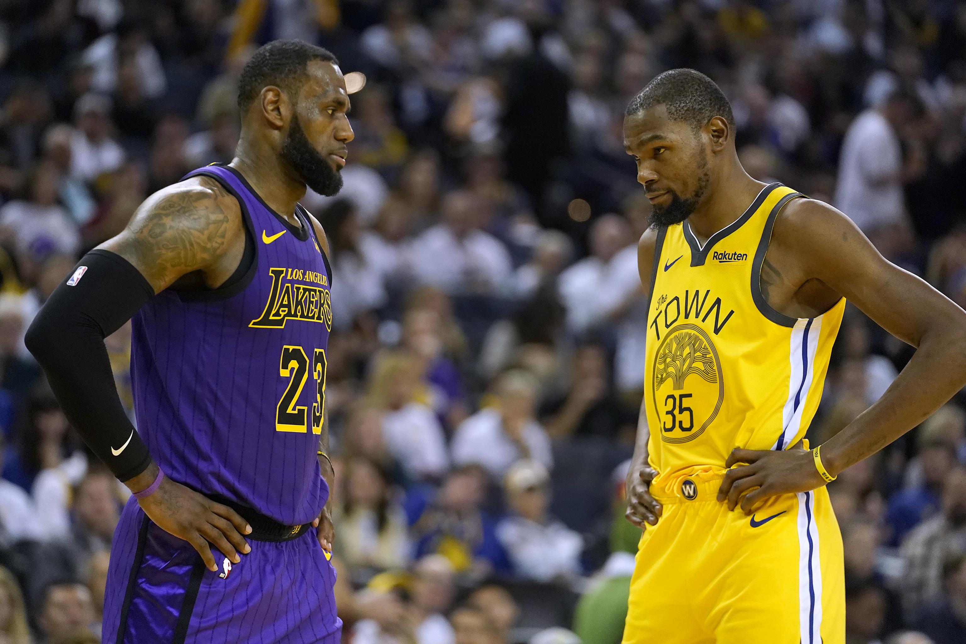 Kevin Durant Lebron James Talk During Lakers Game Wasn T Even That Serious Bleacher Report Latest News Videos And Highlights