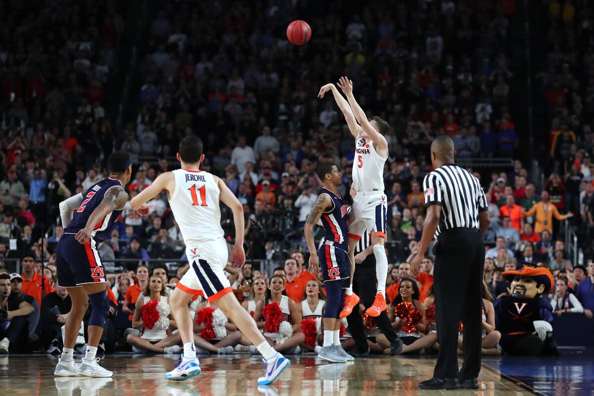 Video Watch Auburn's Samir Doughty's Controversial Foul on Virginia's