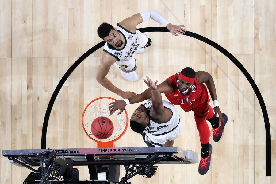 Video Texas Tech S Tariq Owens Finishes Monster 1 Handed Jam Vs