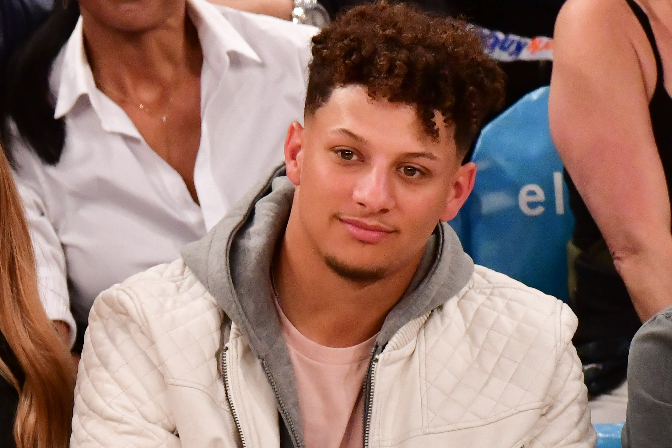 Mahomes defends fiancée after video at Tech basketball game