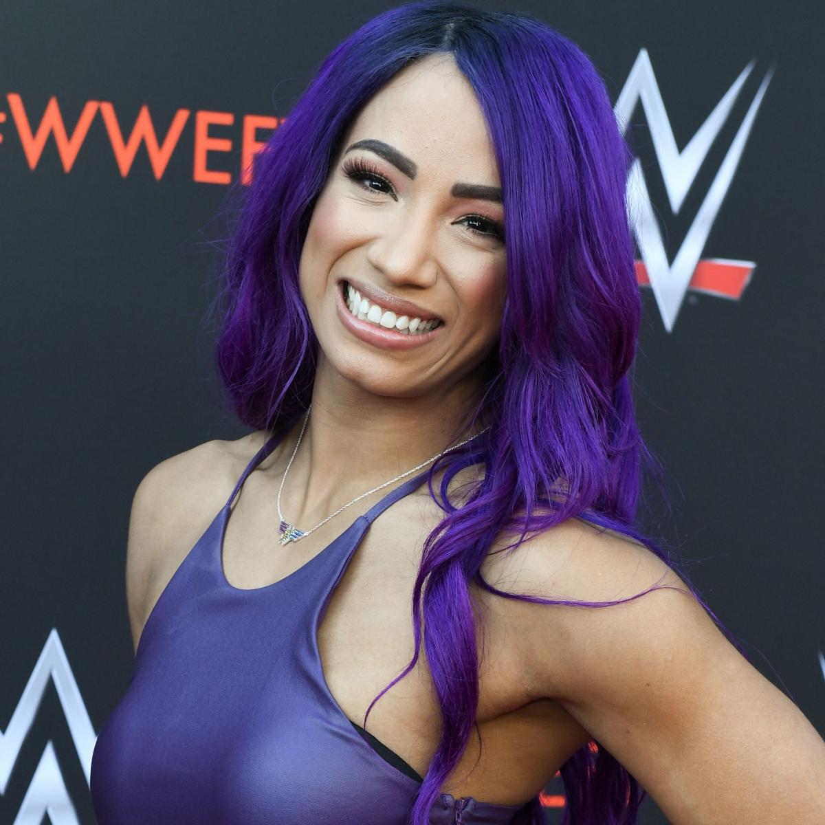 Watch Blue-Haired Sasha Banks Attack Natalya, Becky Lynch in Epic WWE ...