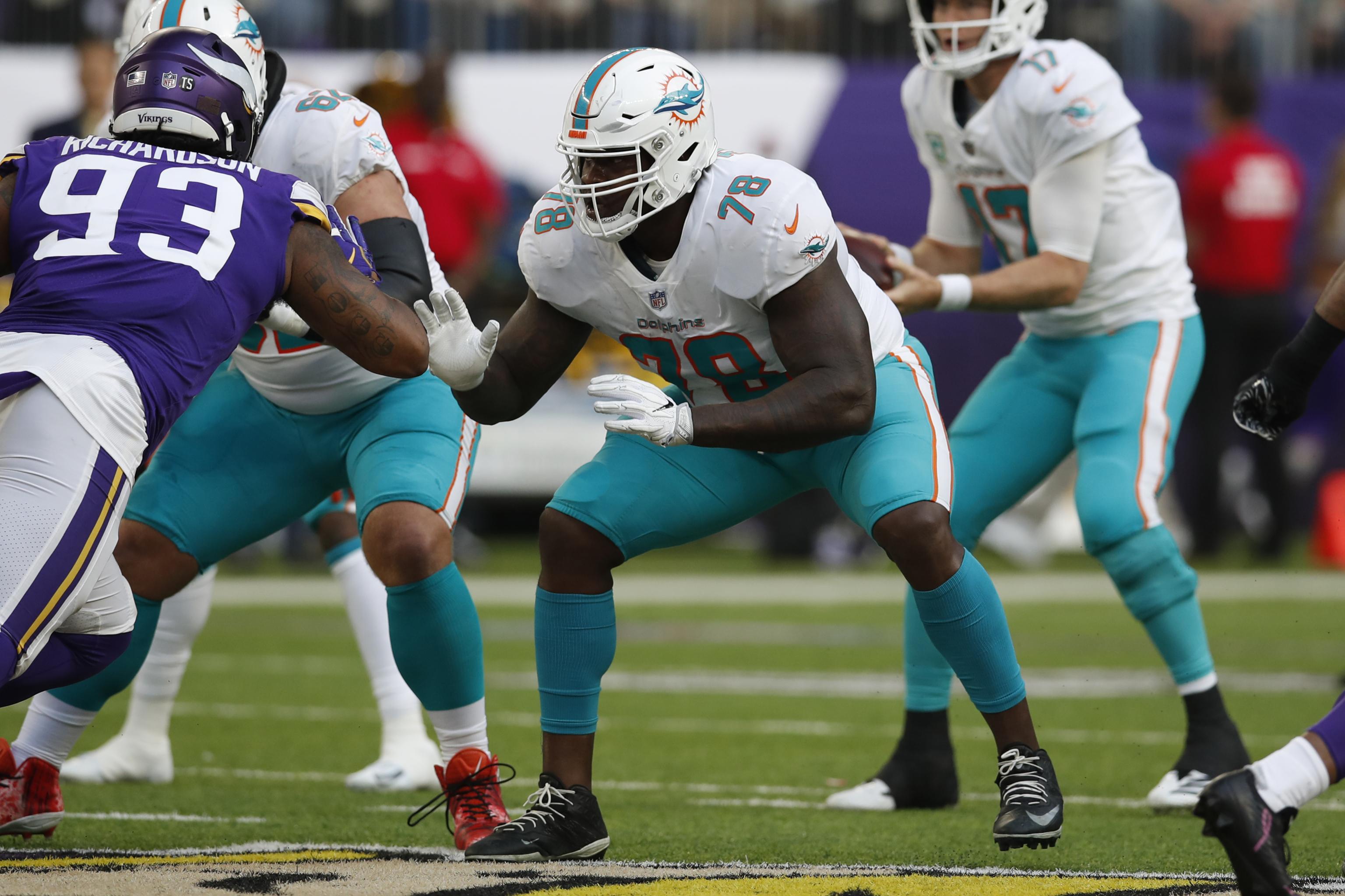 Dolphins Exercise Laremy Tunsil's Fifth-Year Option