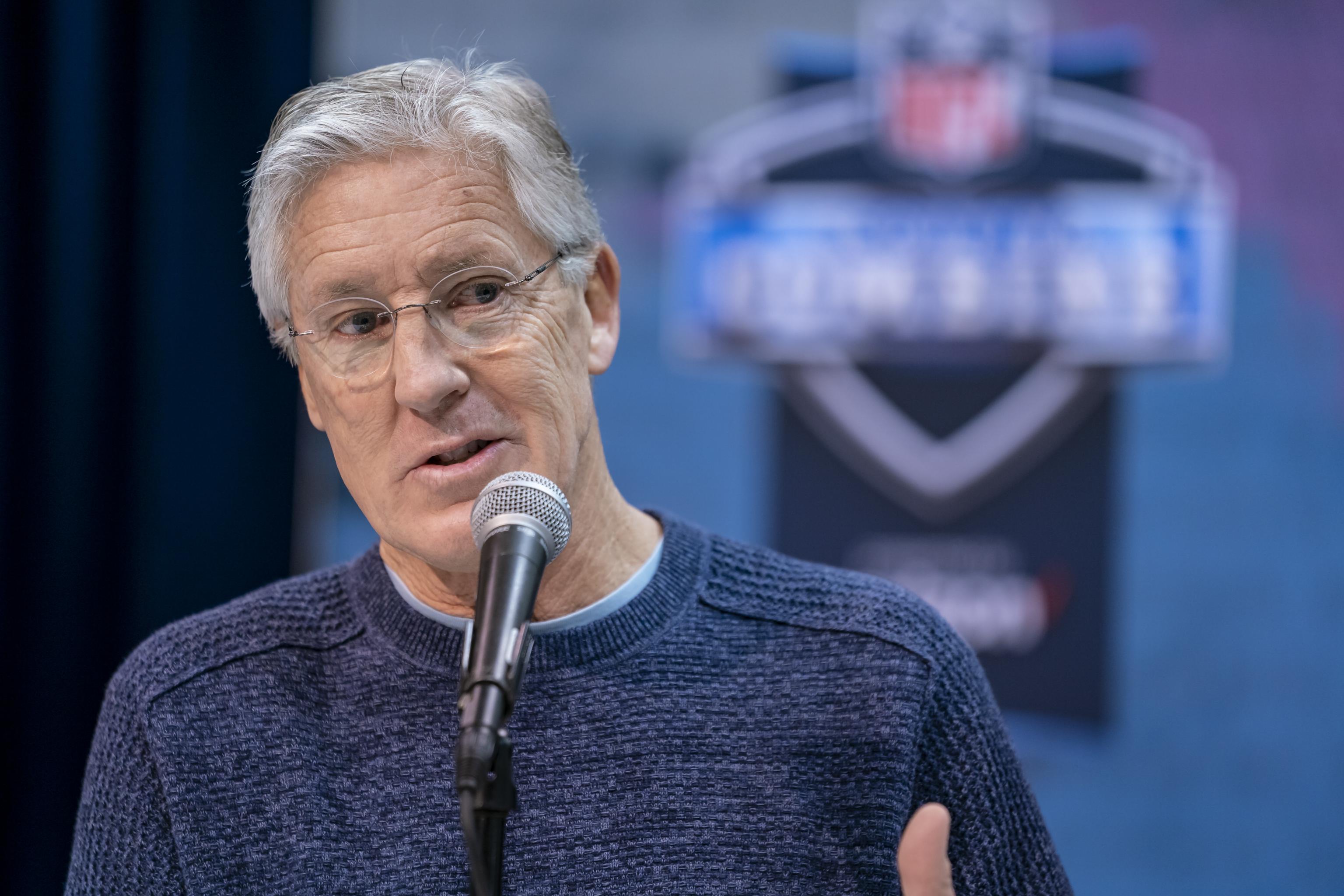 VIDEO: DK Metcalf and Pete Carroll Took Off Shirts at Combine Meeting