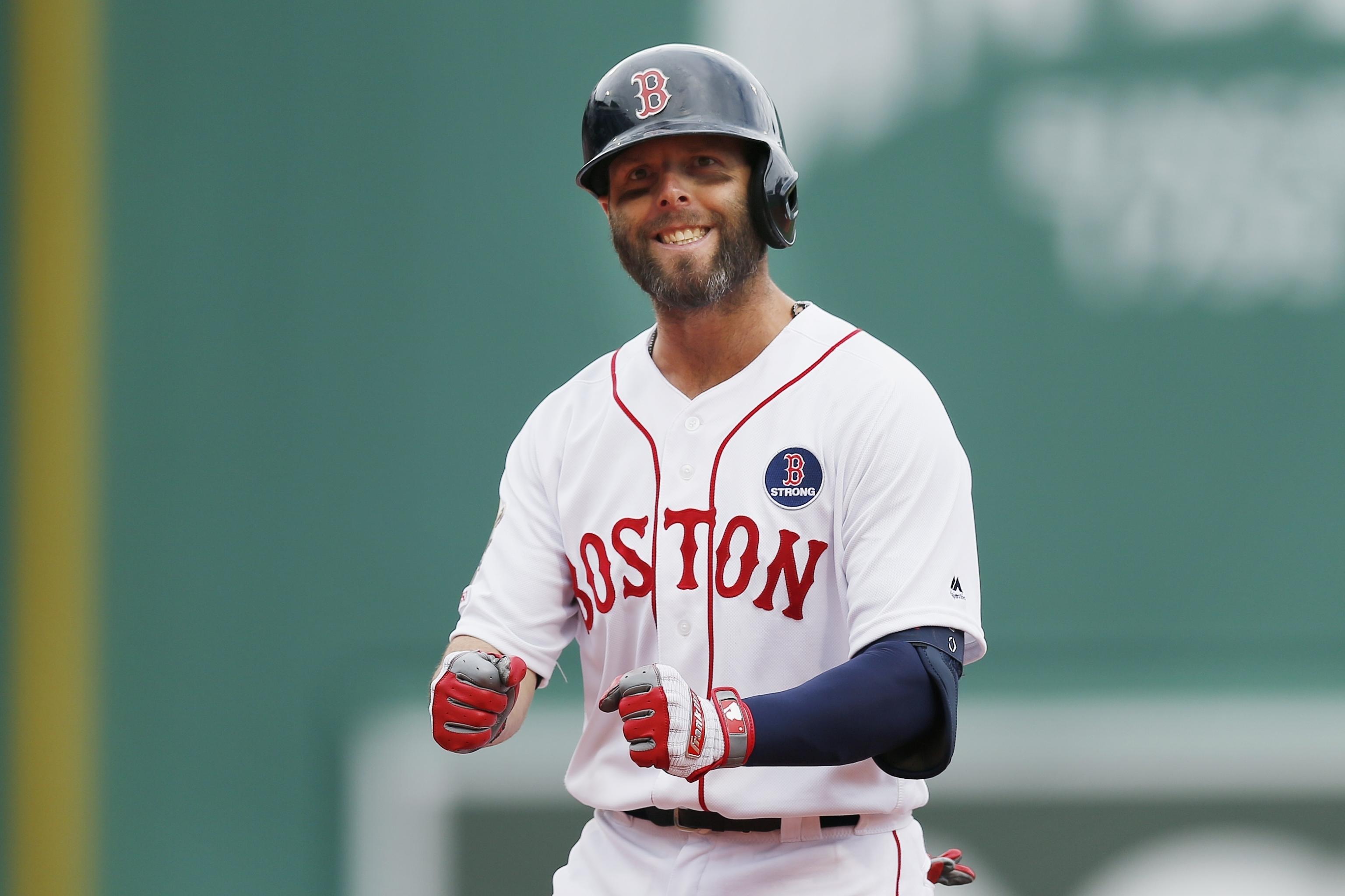 Dustin Pedroia appears to sustain injury in second base collision
