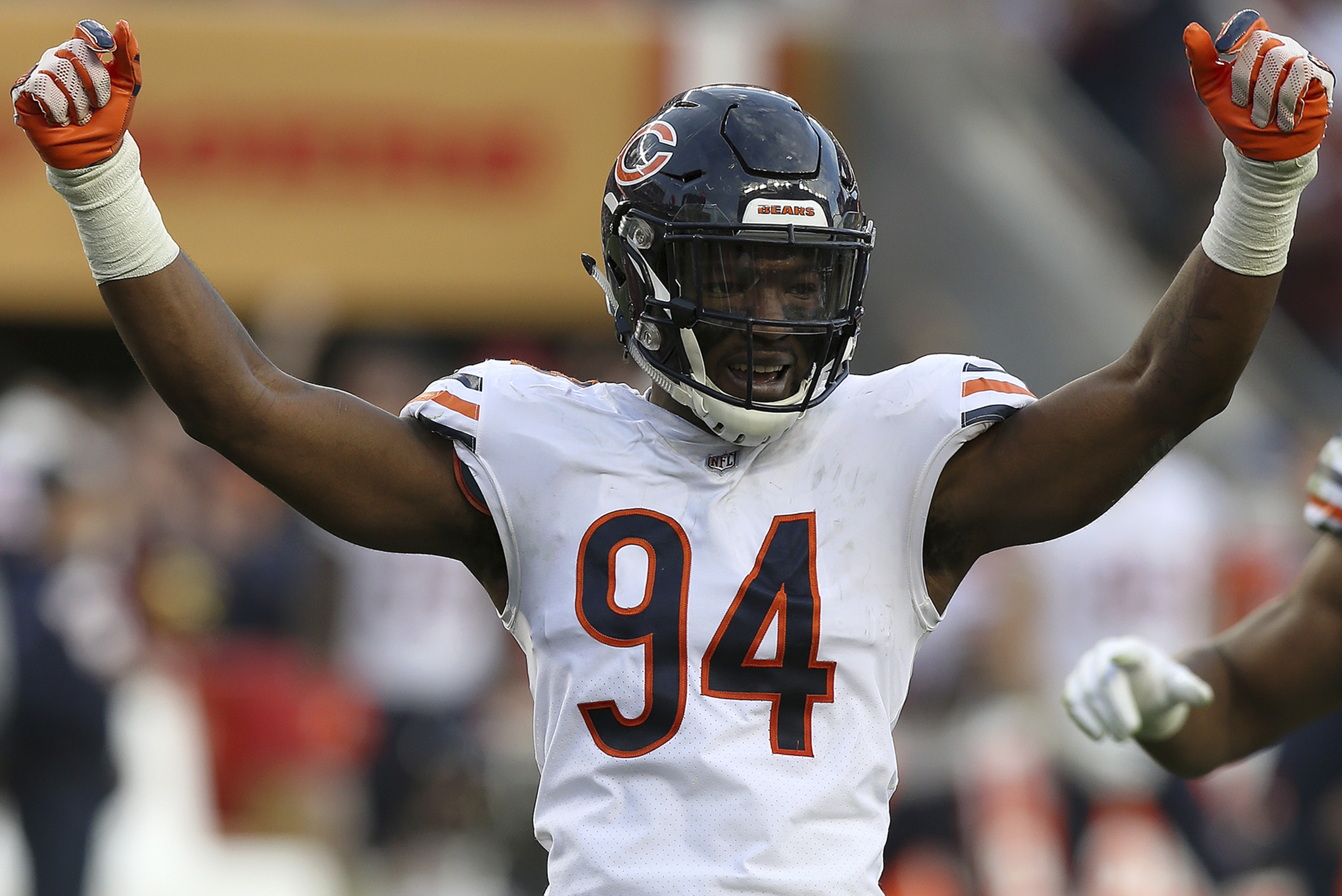 Bears pick up linebacker Leonard Floyd's fifth-year contract