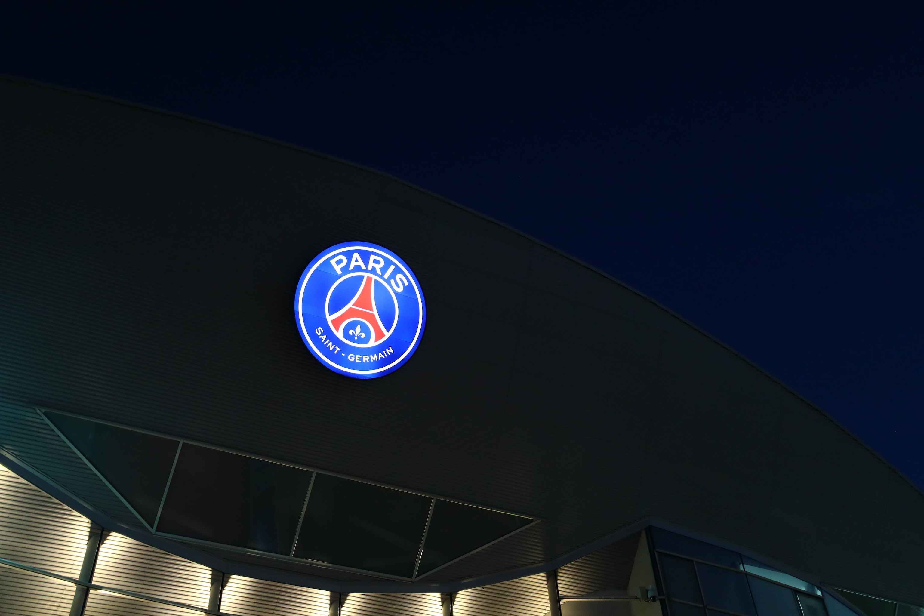 Report Psg Owner Qatar Sports Investments Considers Scaling Back Involvement Bleacher Report Latest News Videos And Highlights
