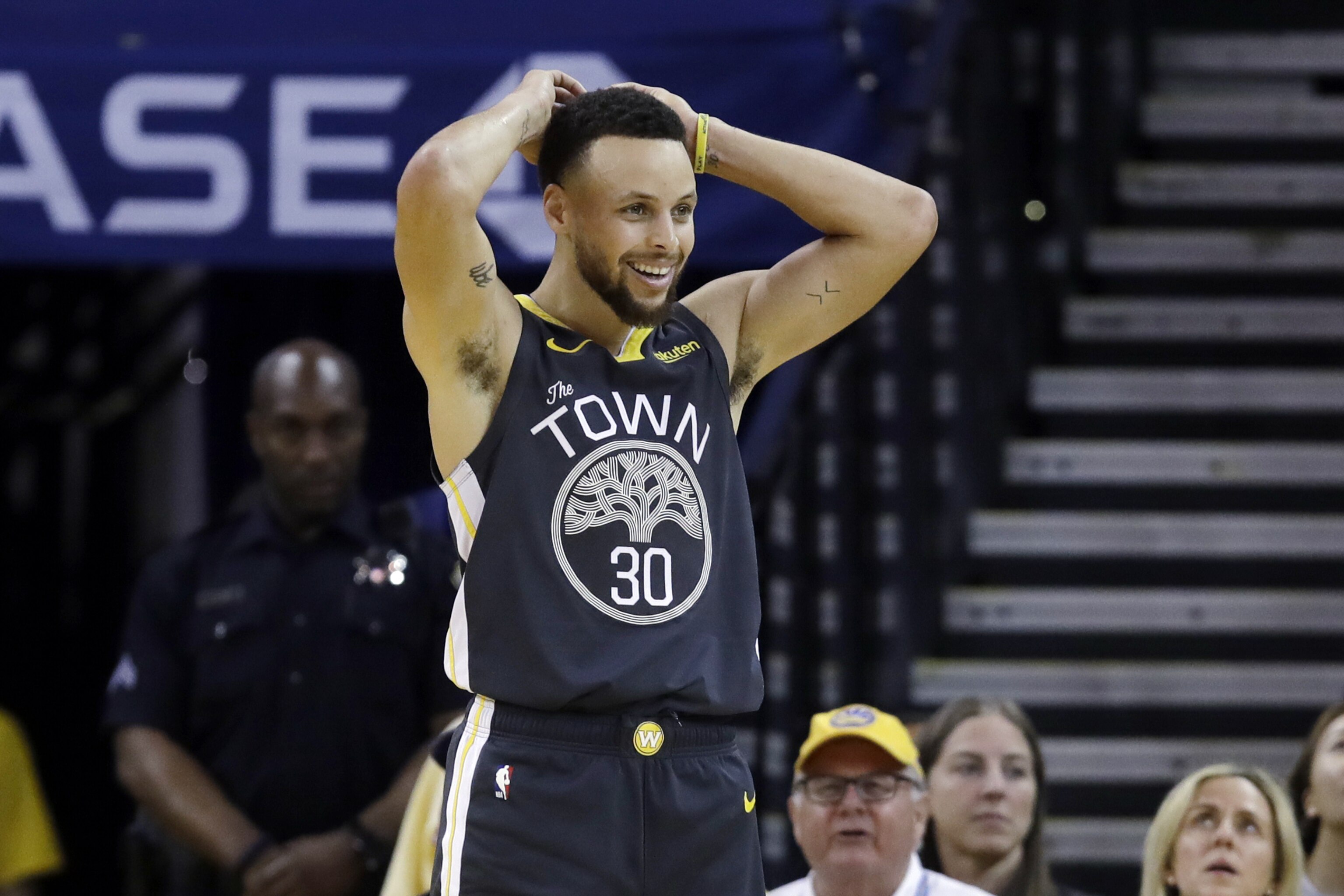 Nba Stephen Curry Remains The No 1 Best Selling Jersey With Lebron James In Second Basketball News Top Stories The Straits Times