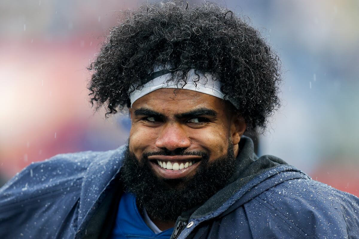 Ezekiel Elliott Signs Reported 6-Year, $90M Cowboys Contract; Is