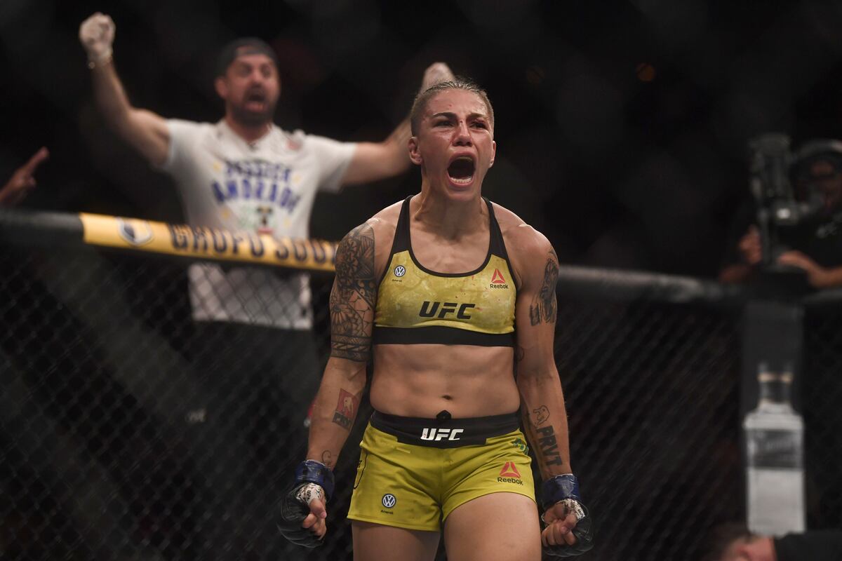 Jessica Andrade Shows She S Uniquely Dangerous In Stunning Ko Vs Rose Namajunas Bleacher Report Latest News Videos And Highlights