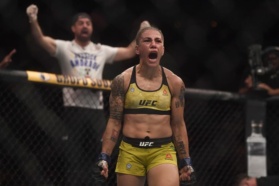 Jessica Andrade Shows She S Uniquely Dangerous In Stunning Ko Vs Rose Namajunas Bleacher Report Latest News Videos And Highlights