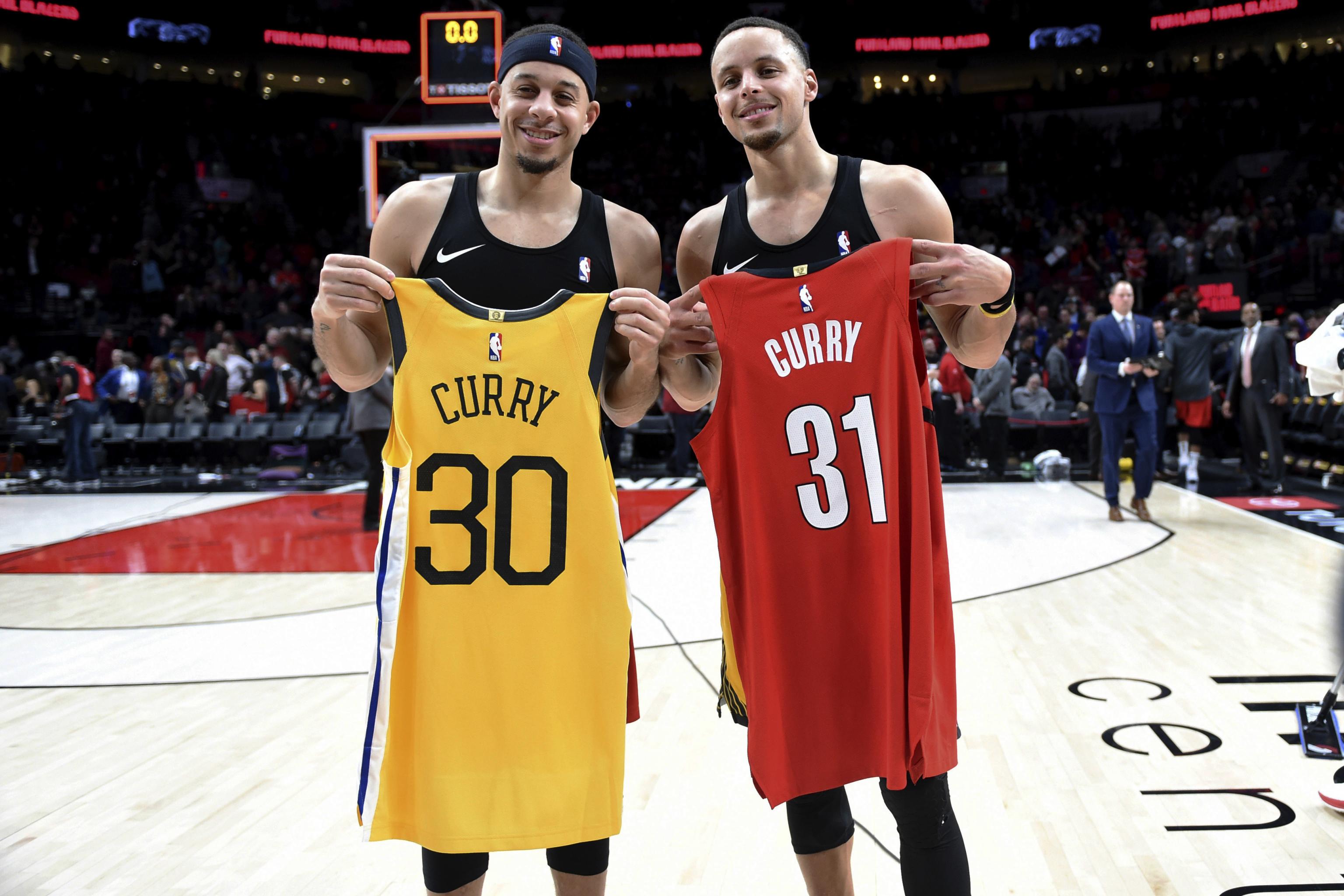 NBA Playoffs 2019: Steph Curry laughs off his parents' 'coin flip' support  after taking on his brother Seth in Game 1