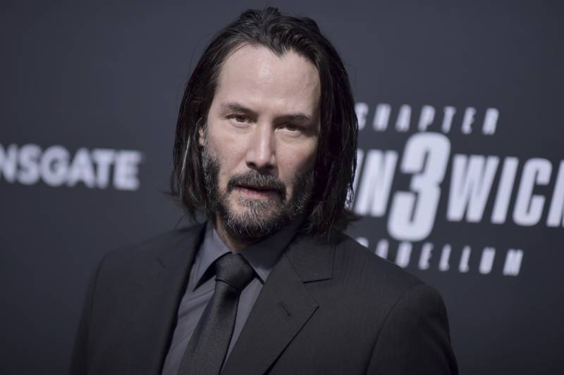 Look Fortnite Adds John Wick Skin For John Wick Chapter 3 - keanu reeves attends a special screening of