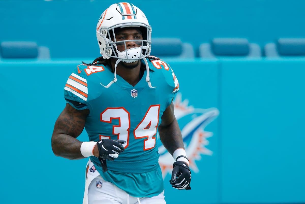 Bills Give O J Simpson S No 32 To Senorise Perry Hasn T Been Worn Since 1977 Bleacher Report Latest News Videos And Highlights Bills Give O J Simpson S No 32 To Senorise Perry Hasn T Been Worn Since 1977 Bleacher Report Latest News Videos And Highlights
