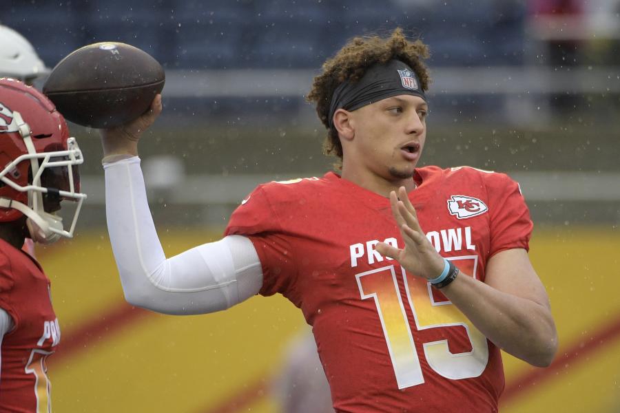 Patrick Mahomes Thinks He Can Throw Football 100 Yards At Mexico