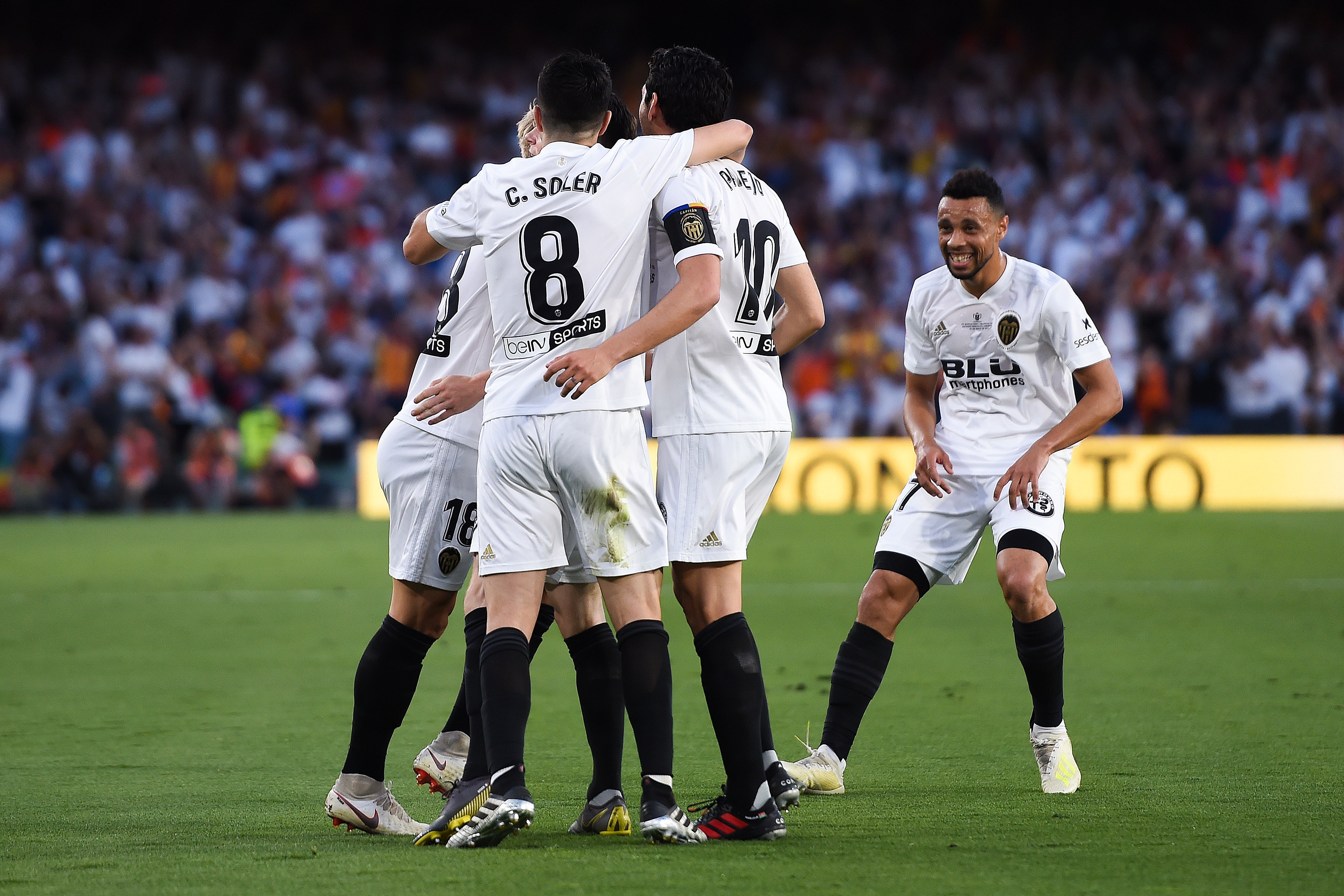 SEVILLE, SPAIN - MAY 25: Kevin Gameiro of Valencia CF celebrates with his team mates after scoring his team's first goal during the Spanish Copa del Rey match between Barcelona and Valencia at Estadio Benito Villamarin on May 25, 2019 in Seville, . (Photo by Denis Doyle/Getty Images)