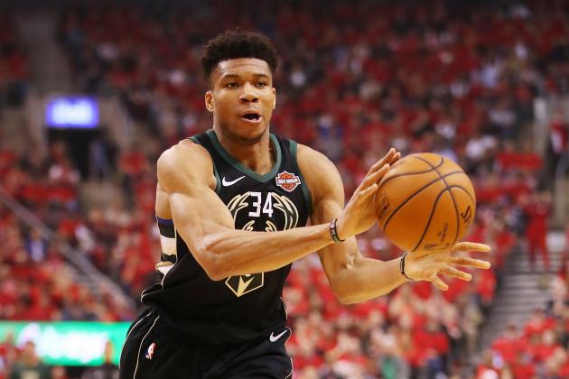 TORONTO, ONTARIO - MAY 25: Giannis Antetokounmpo #34 of the Milwaukee Bucks handles the ball during the first half against the Toronto Raptors in game six of the NBA Eastern Conference Finals at Scotiabank Arena on May 25, 2019 in Toronto, Canada. NOTE TO USER: User expressly acknowledges and agrees that, by downloading and or using this photograph, User is consenting to the terms and conditions of the Getty Images License Agreement. (Photo by Gregory Shamus/Getty Images)