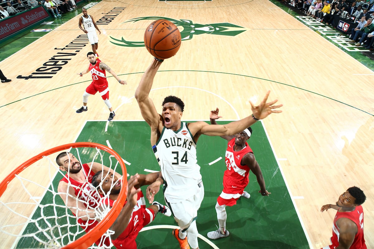 giannis antetokounmpo dunk