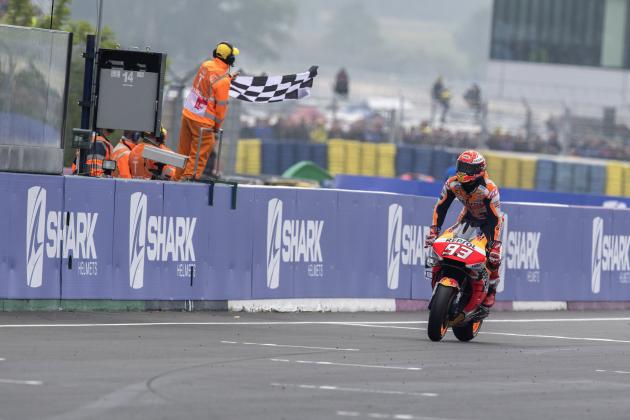 LE MANS, FRANCE - MAY 19: Marc Marquez of Spain and Repsol Honda Team cuts the finish lane and celebrates the victory at the end of the MotoGP race during the MotoGp of France - Race on May 19, 2019 in Le Mans, France. (Photo by Mirco Lazzari gp/Getty Images)