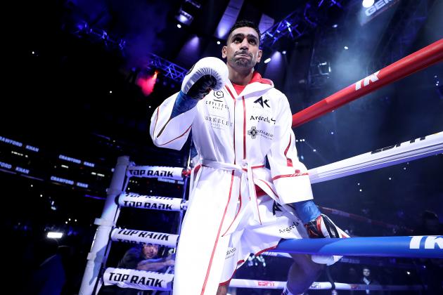 NEW YORK, NEW YORK - APRIL 20: Amir Khan enters the ring against Terence Crawford before their WBO welterweight title fight at Madison Square Garden on April 20, 2019 in New York City. (Photo by Al Bello/Getty Images)