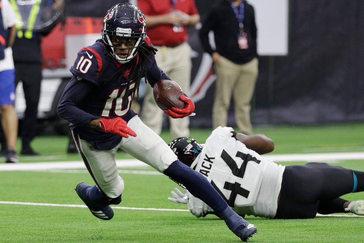DeAndre Hopkins Played Through Serious Shoulder Injury in ...