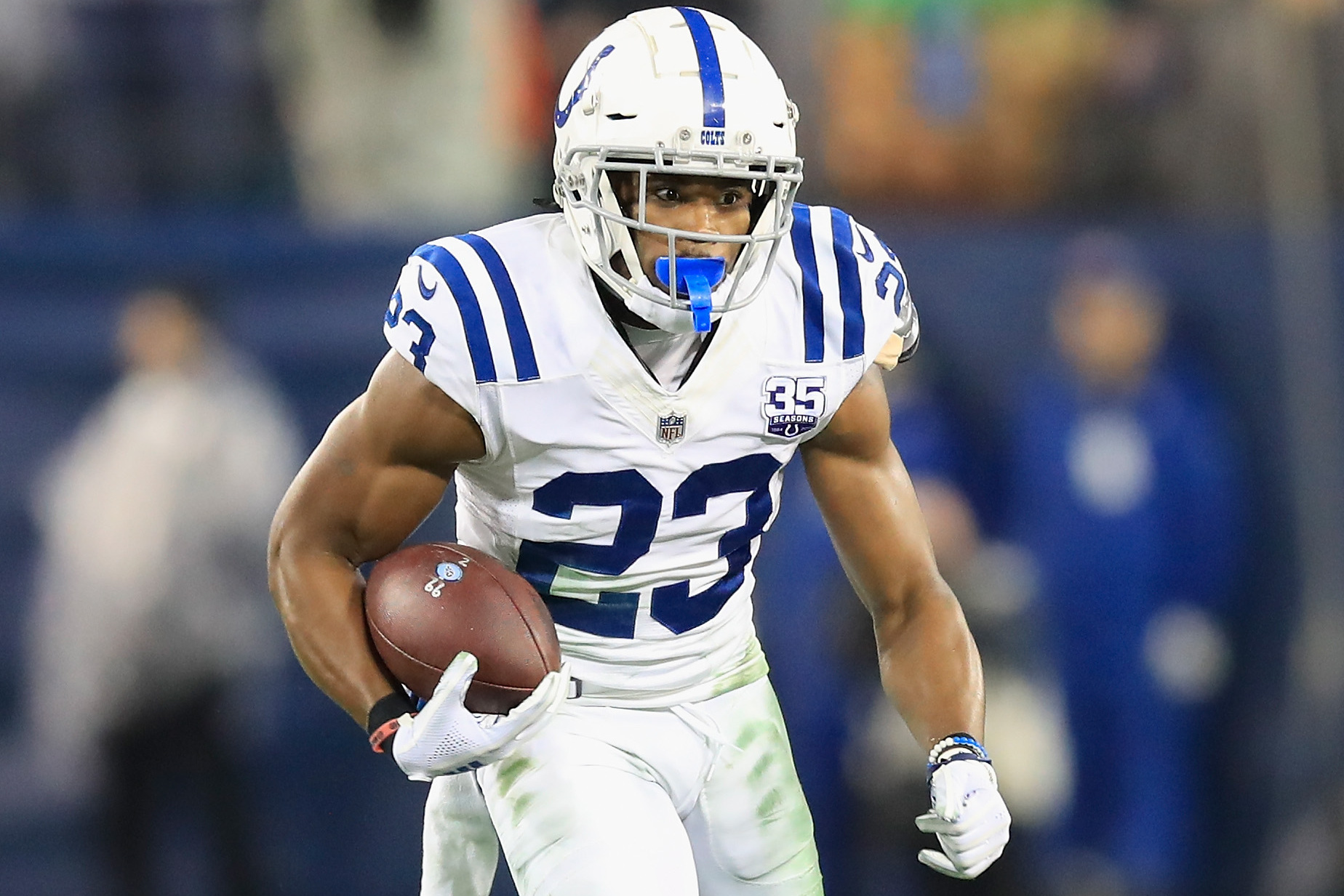 Colts agree to 4-year extension with CB Kenny Moore