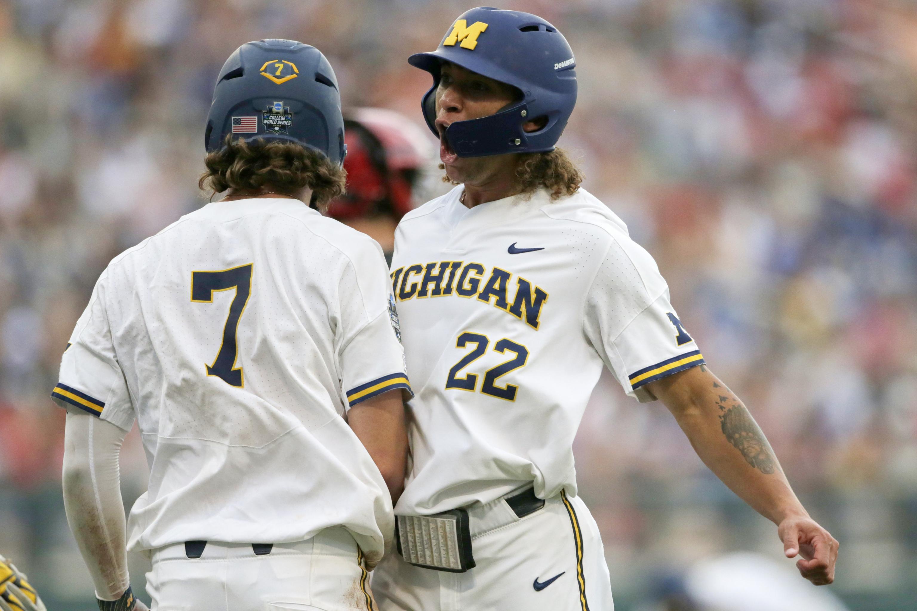 Florida State kicks off College World Series with 1-0 win over Arkansas