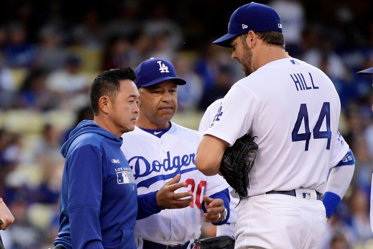 Dodgers' Rich Hill Exits vs. Giants After Suffering Forearm Injury
