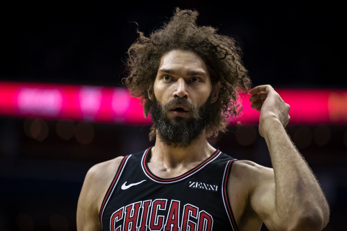 Knicks Rumors: NY Targeting Robin Lopez to Back Up Mitchell Robinson