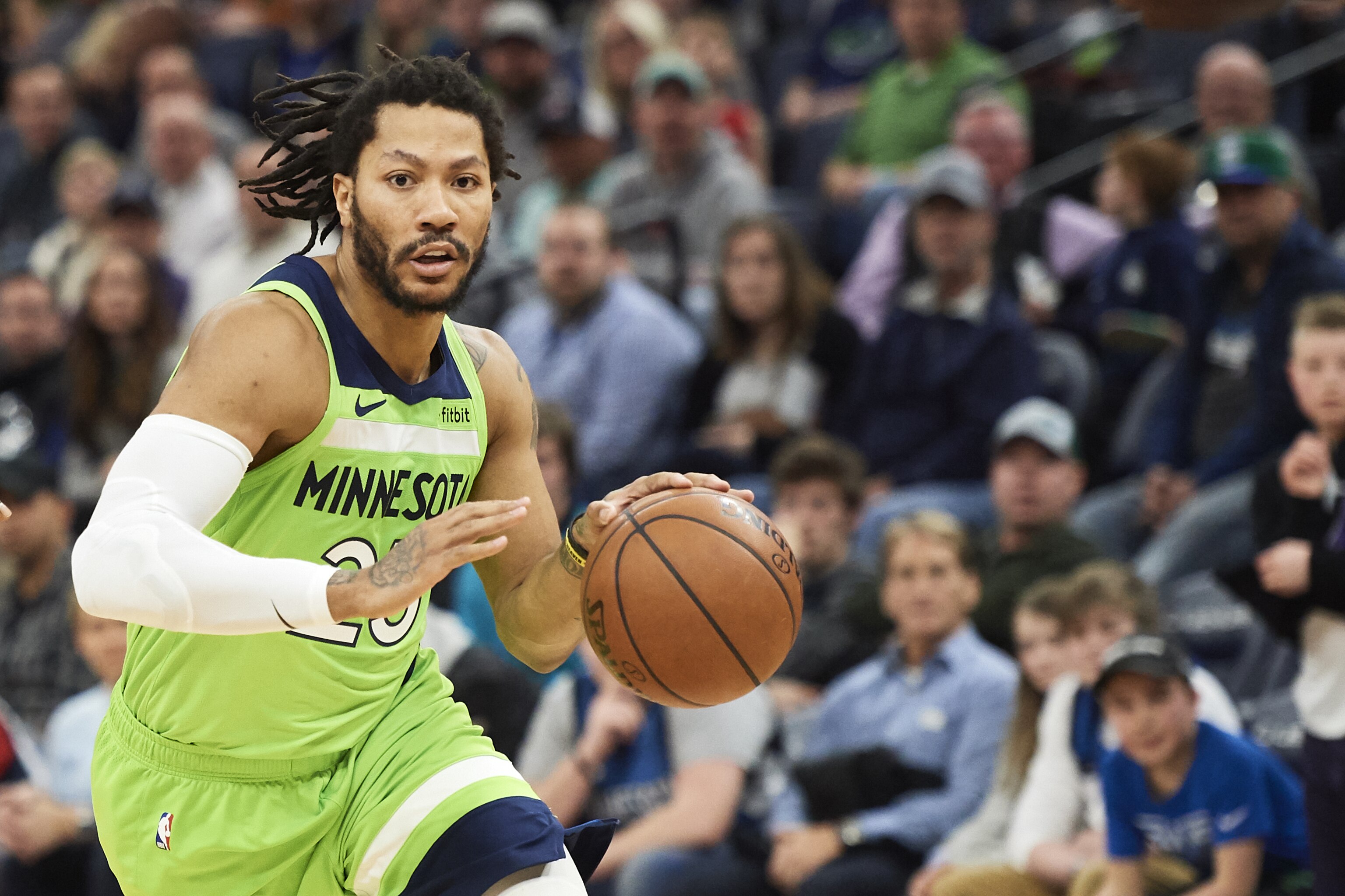 Derrick Rose Rumors Pistons Hoping To Sign Veteran Pg To 2 Year