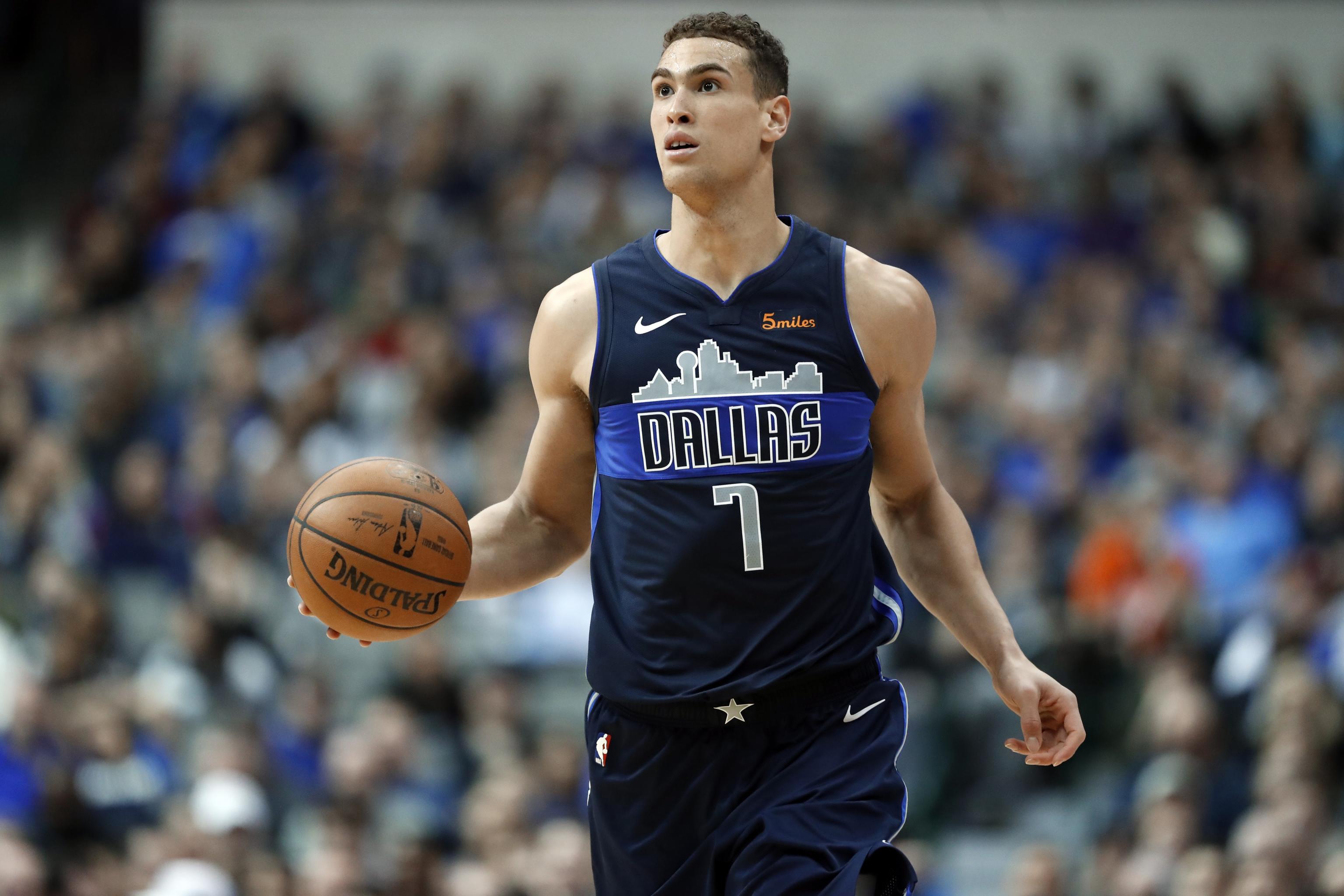 Veteran center Dwight Powell agrees to three-year deal to return