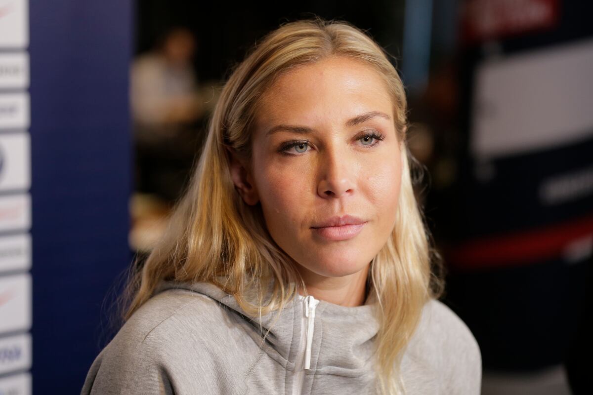 US Soccer's Allie Long's Hotel Room Burglarized; Wedding Ring, Key to