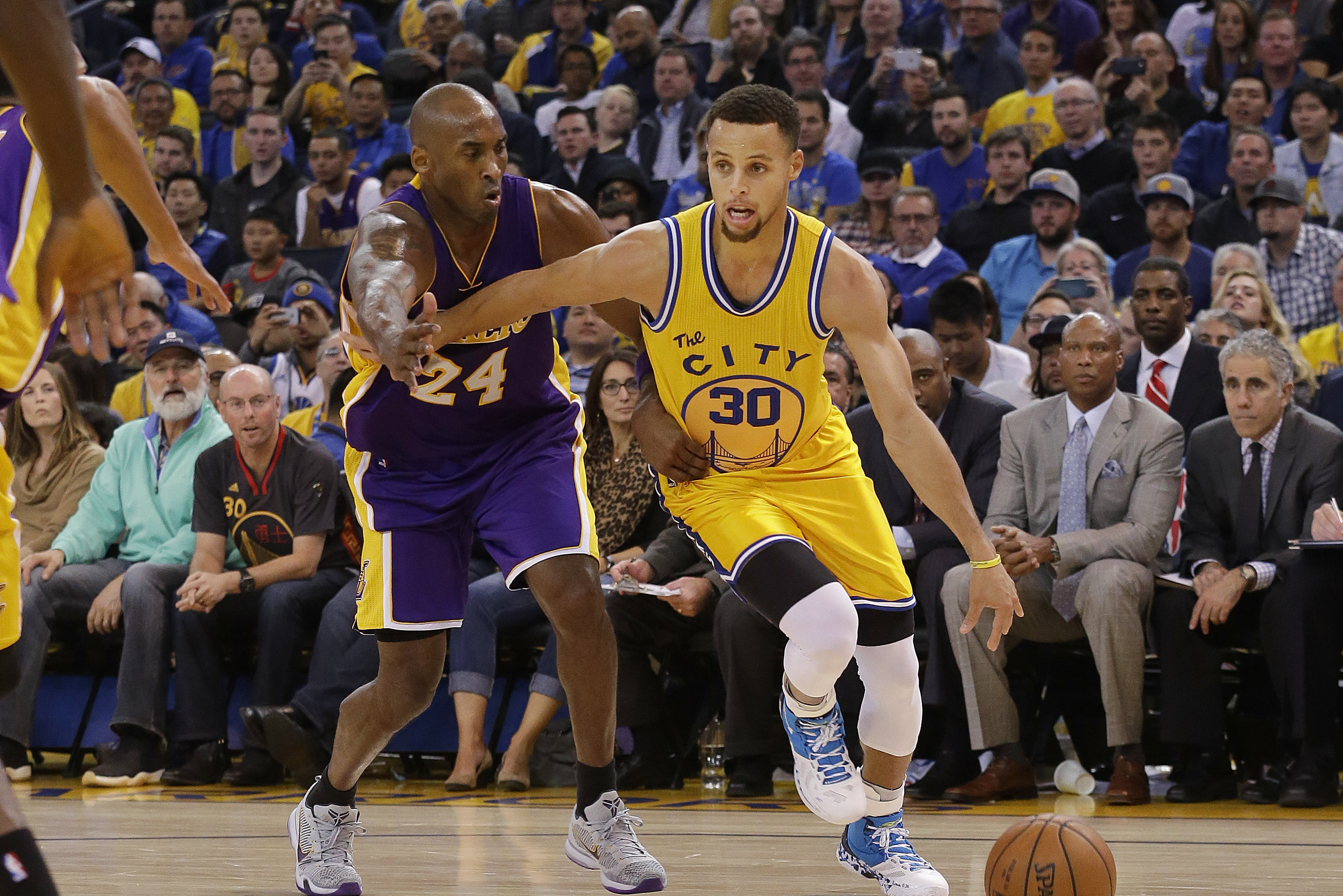 Video: Stephen Curry Breaks Down Drilling a 3-Pointer in Kobe ...