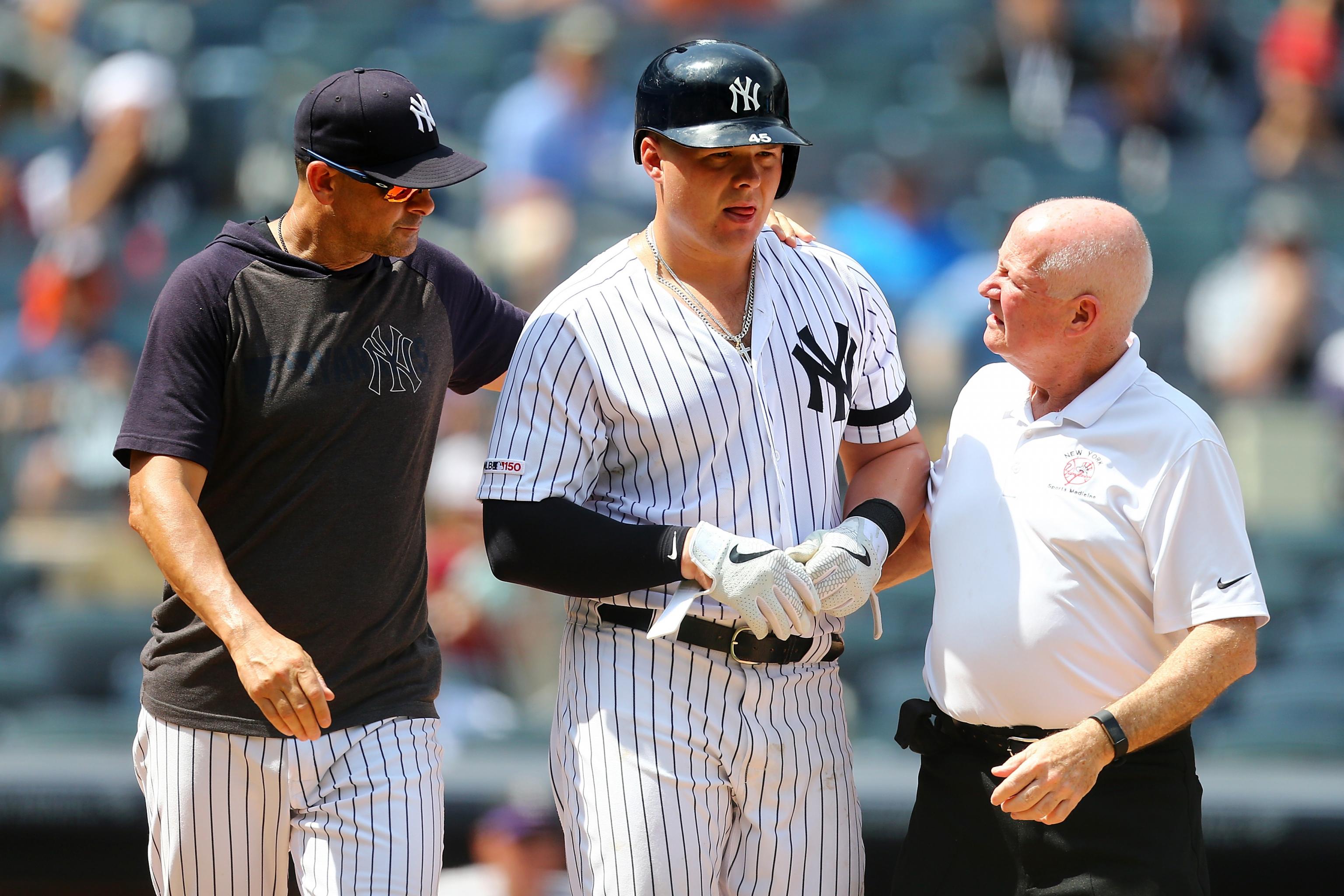 Yankees' Luke Voit Takes 91 MPH Baseball to the Face, Stays in Game